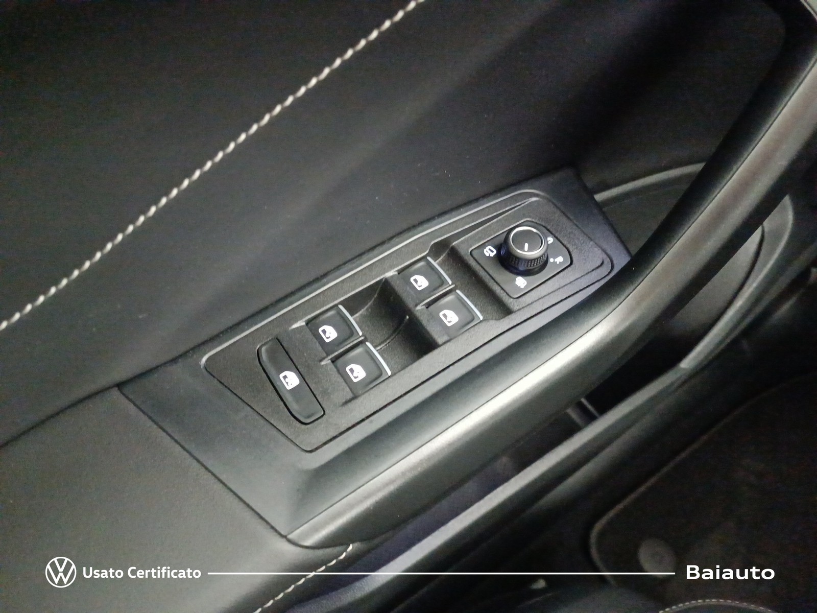 18 - Volkswagen T-Roc 1.0 tsi 115cv style