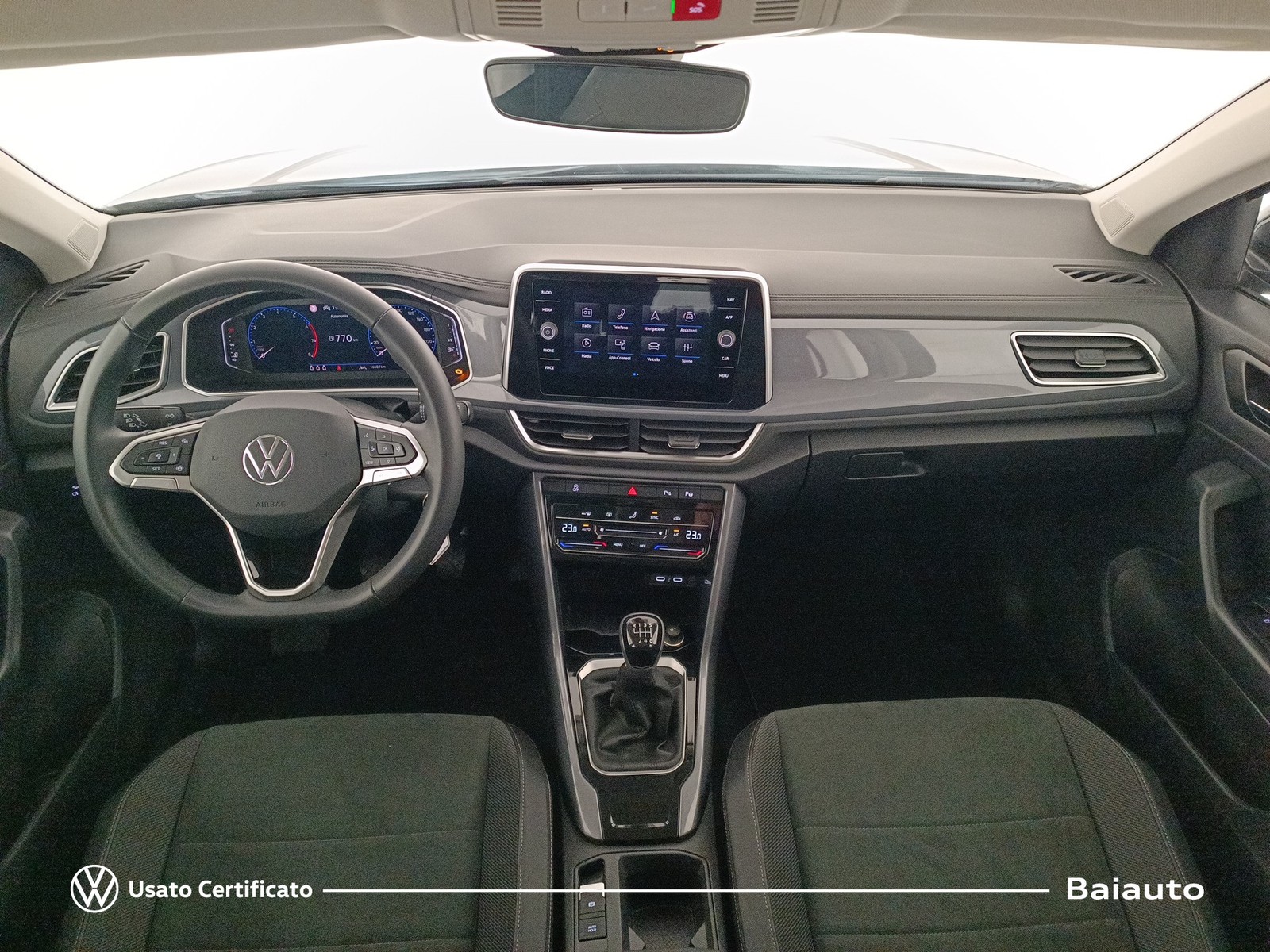 6 - Volkswagen T-Roc 1.0 tsi 115cv style