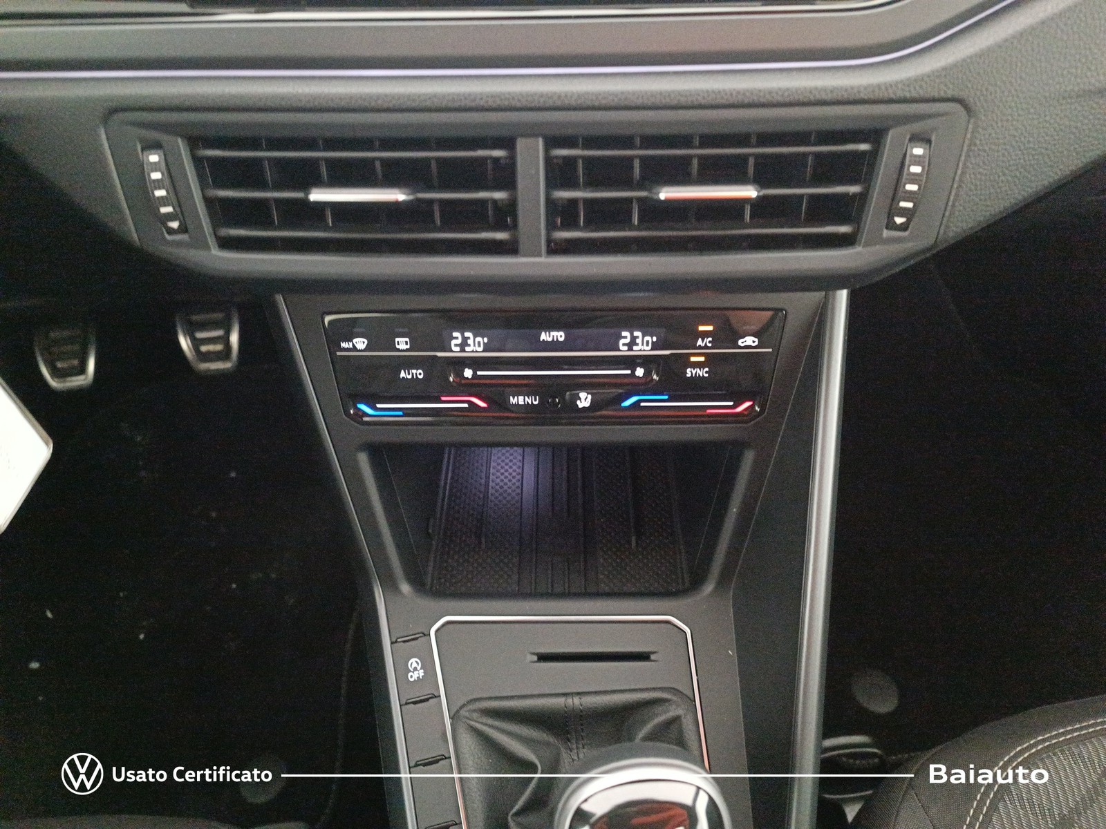 11 - Volkswagen Taigo 1.0 tsi 115cv r-line