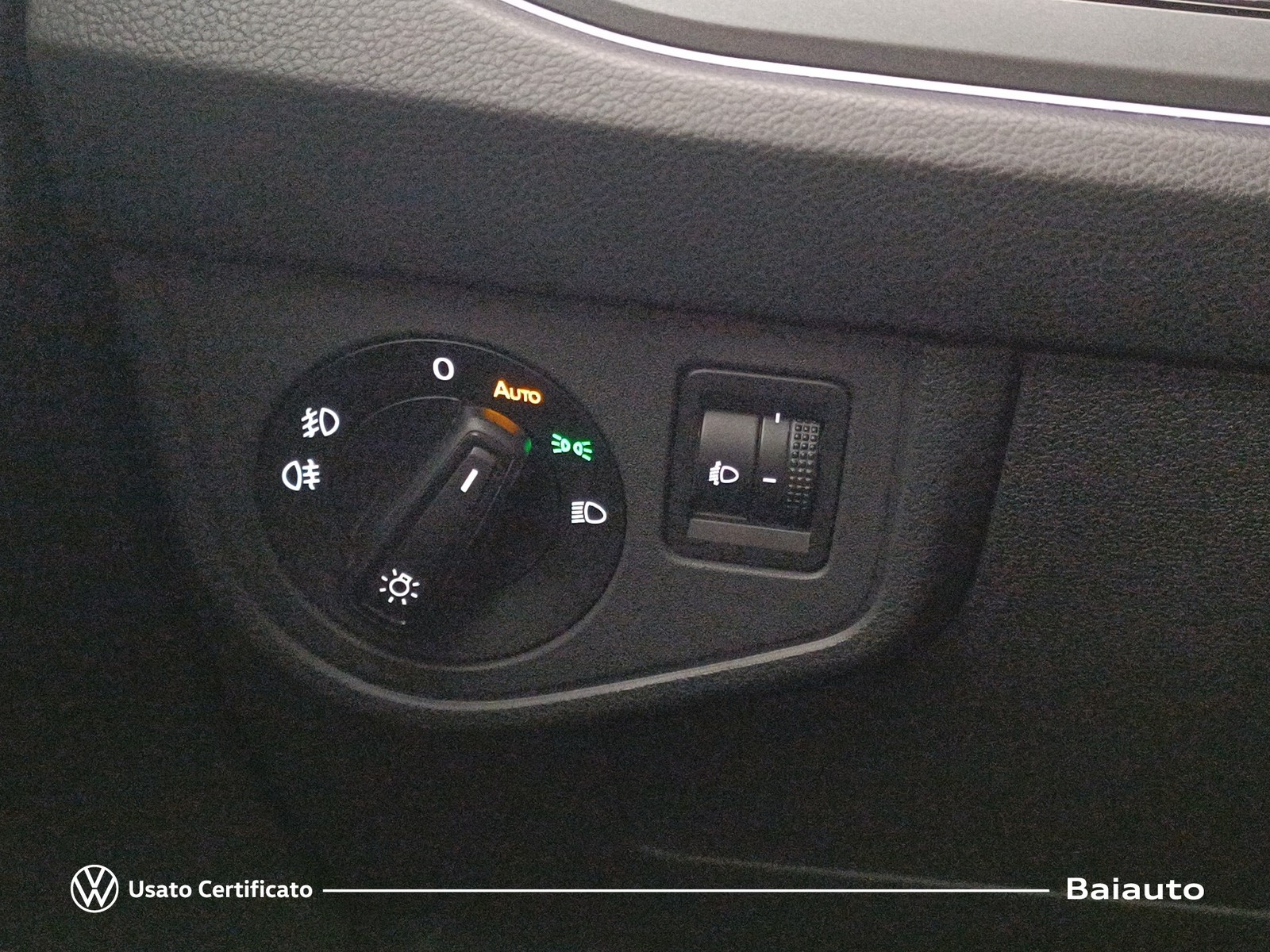 16 - Volkswagen Taigo 1.0 tsi 115cv r-line