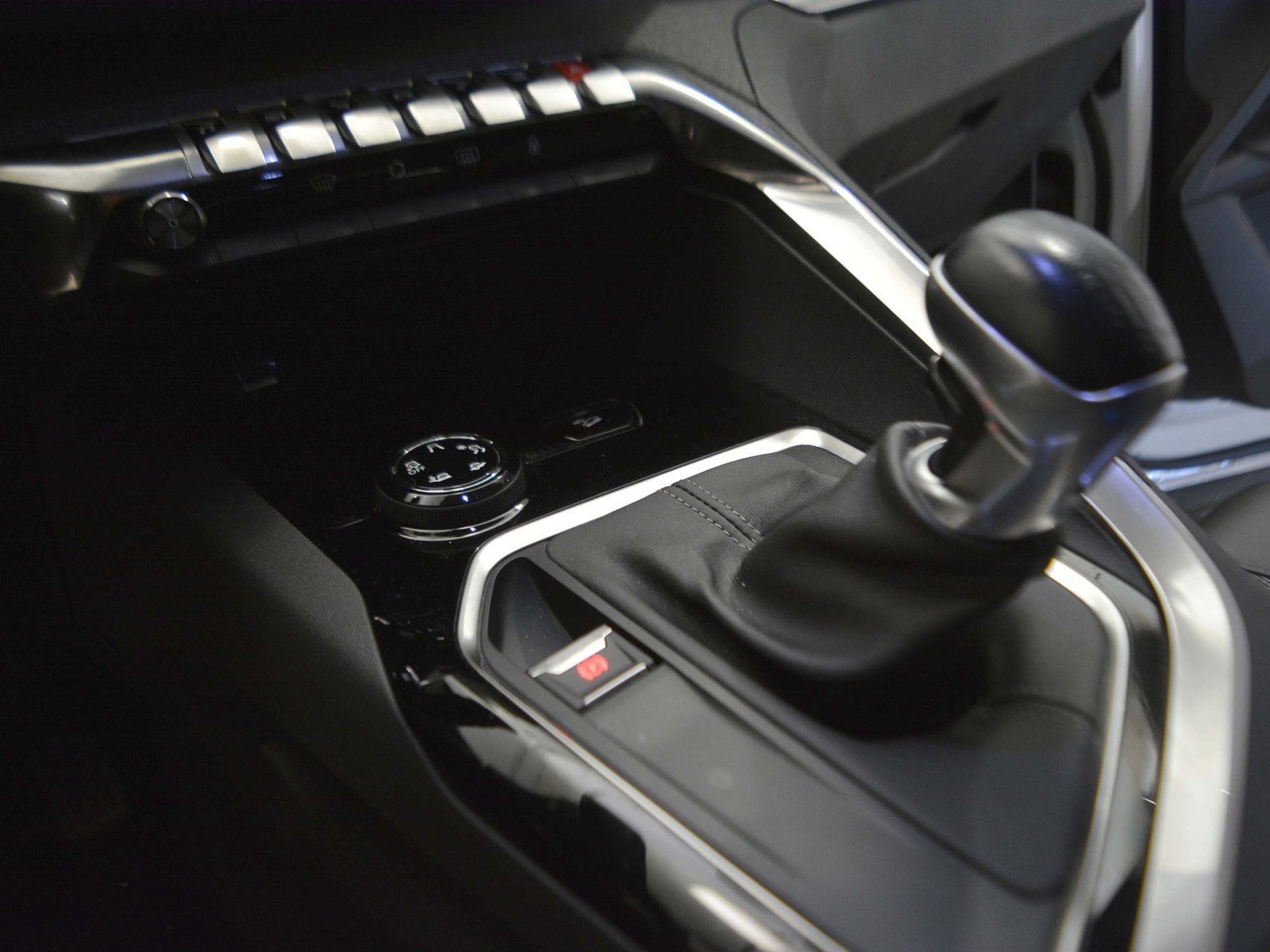 12 - Peugeot 3008 1.5 bluehdi 130cv allure s&s