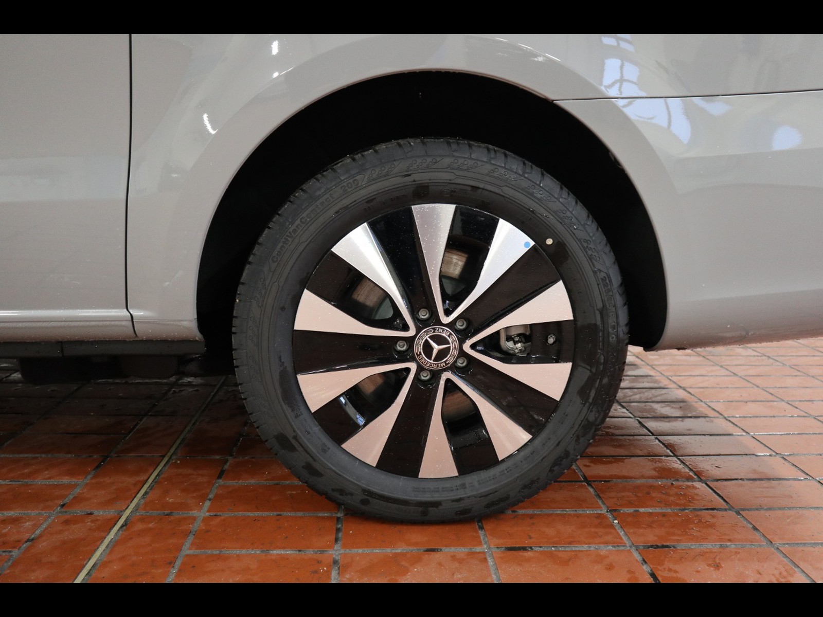 4 - Mercedes Vans Vito mixto 114 cdi long select 9g-tronic