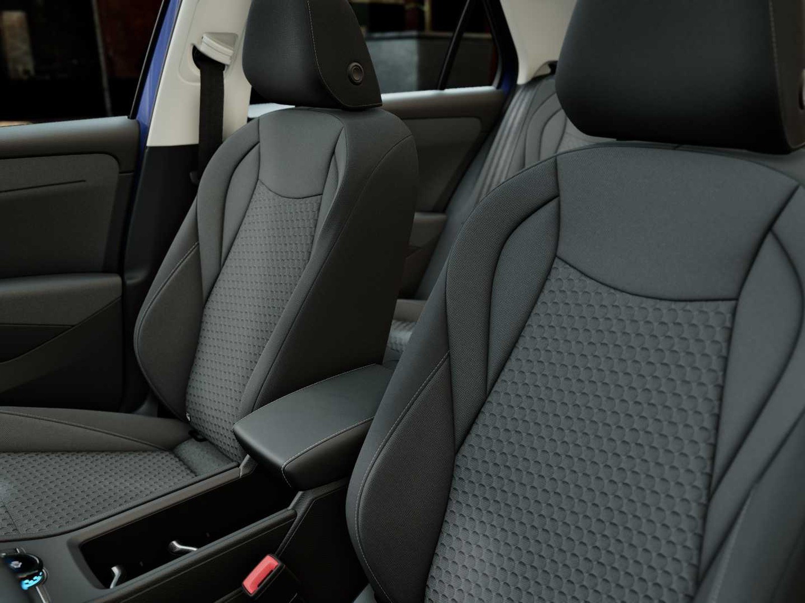 8 - Volkswagen T-Roc 1.5 etsi act 115cv life dsg