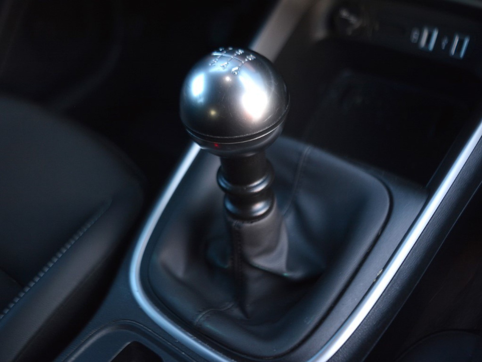 12 - Jeep Avenger 1.2 turbo 100cv summit fwd