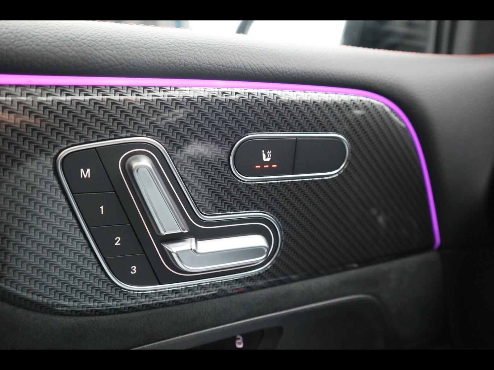 16 - Mercedes GLB 200 d amg line premium 4matic 8g-dct