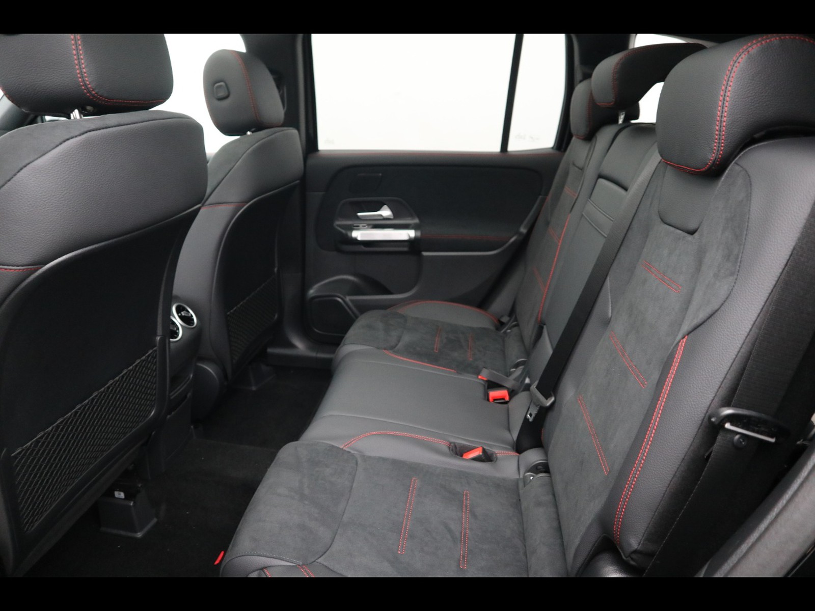 8 - Mercedes GLB 200 d amg line premium 4matic 8g-dct