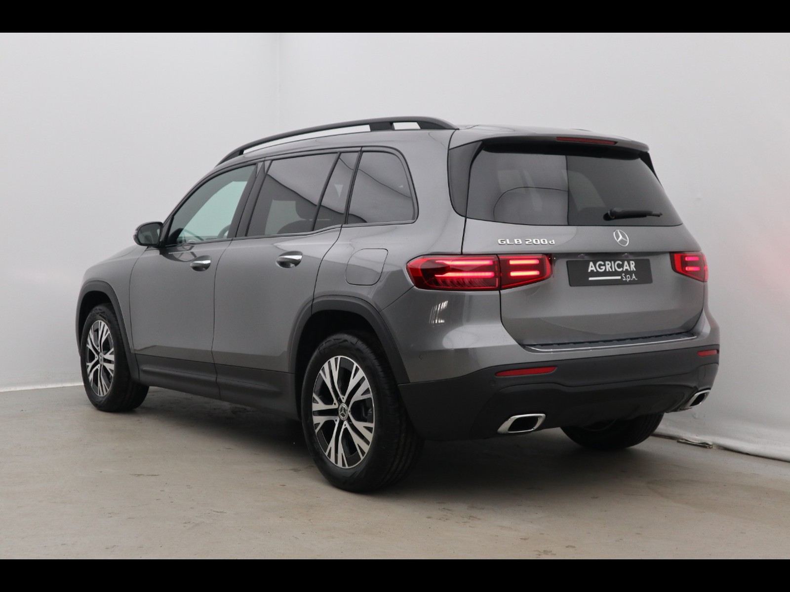 5 - Mercedes GLB 200 d progressive advanced plus 8g-dct