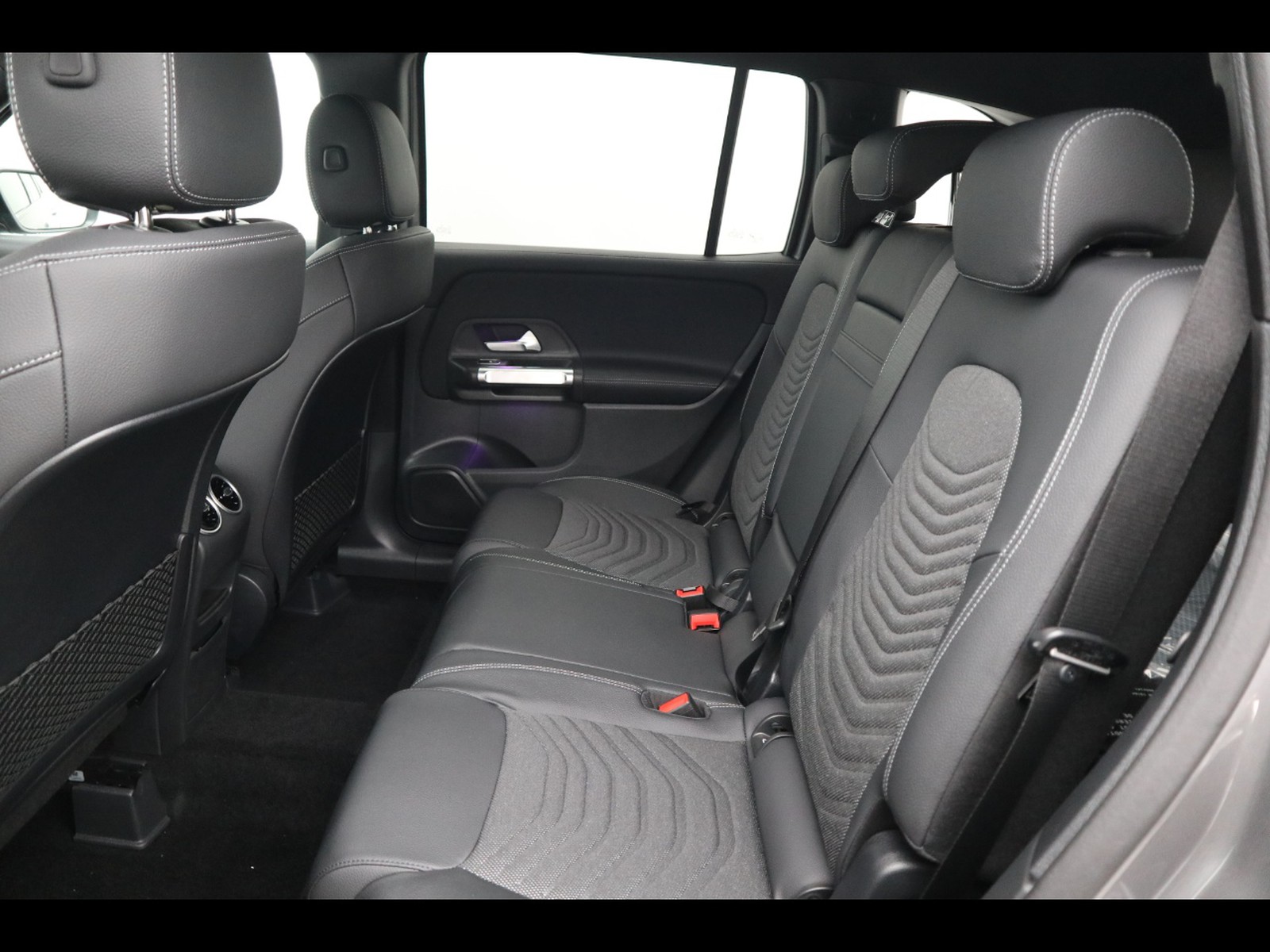 8 - Mercedes GLB 200 d progressive advanced plus 8g-dct