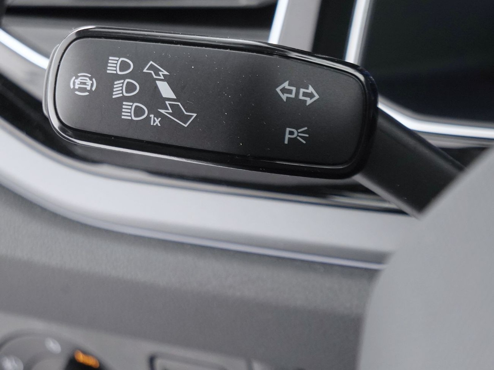 29 - Volkswagen Taigo 1.0 tsi 115cv r-line