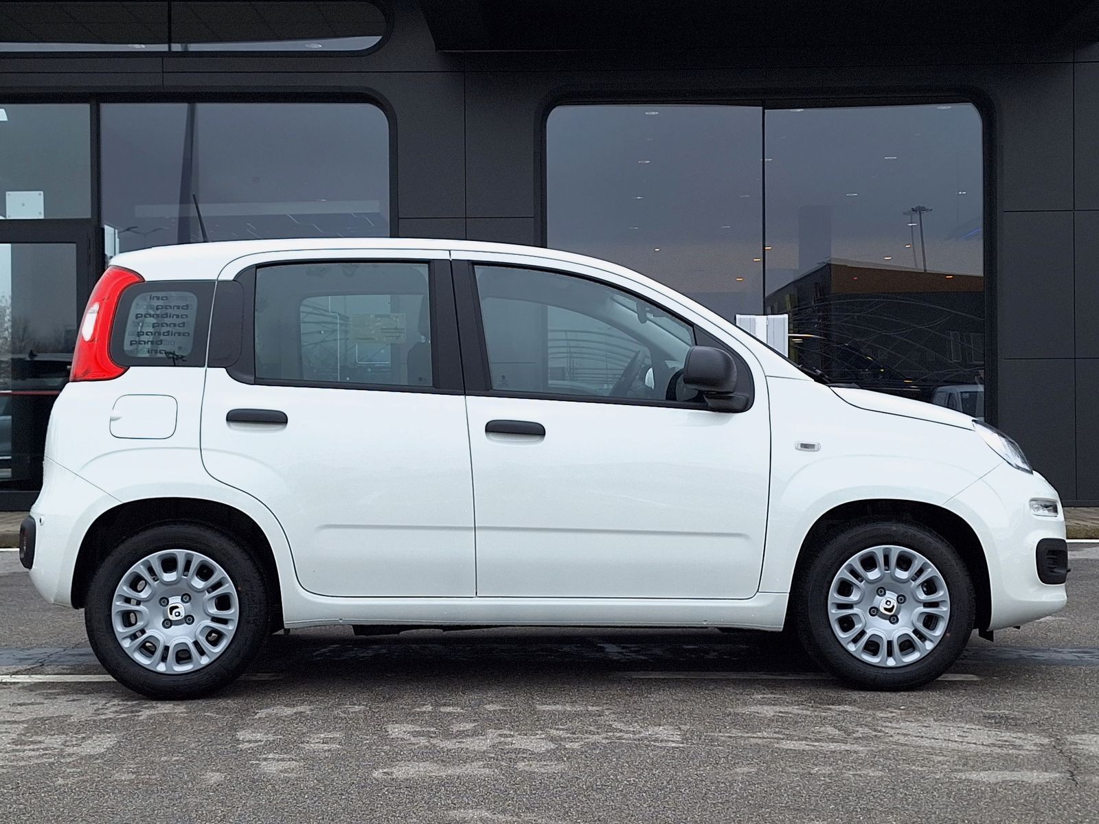 4 - Fiat Pandina 1.0 firefly hybrid 65cv icon s&s 5p.ti