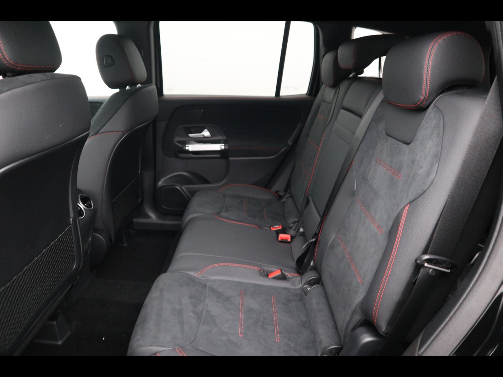 8 - Mercedes GLB 200 d amg line premium 4matic 8g-dct 7p.ti