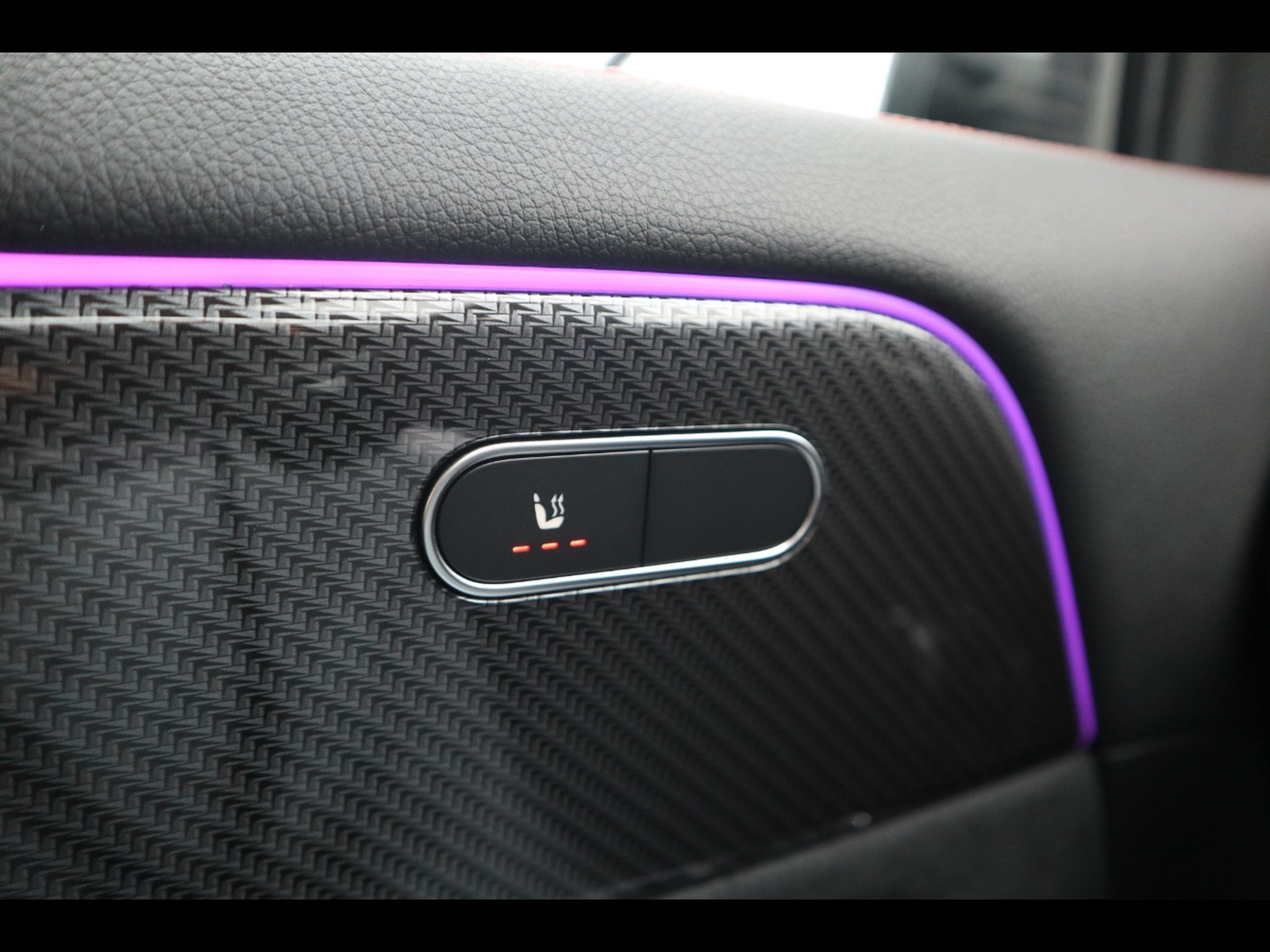 15 - Mercedes GLA 200 d amg line premium 8g-dct