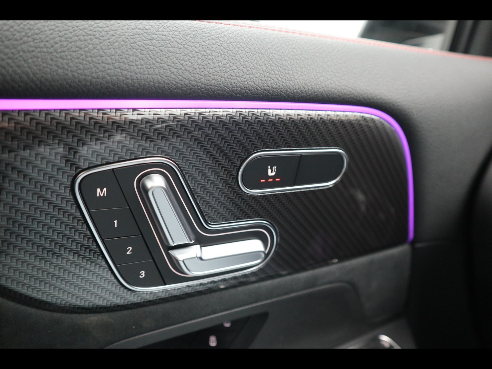 14 - Mercedes GLA 200 d amg line premium 4matic 8g-dct