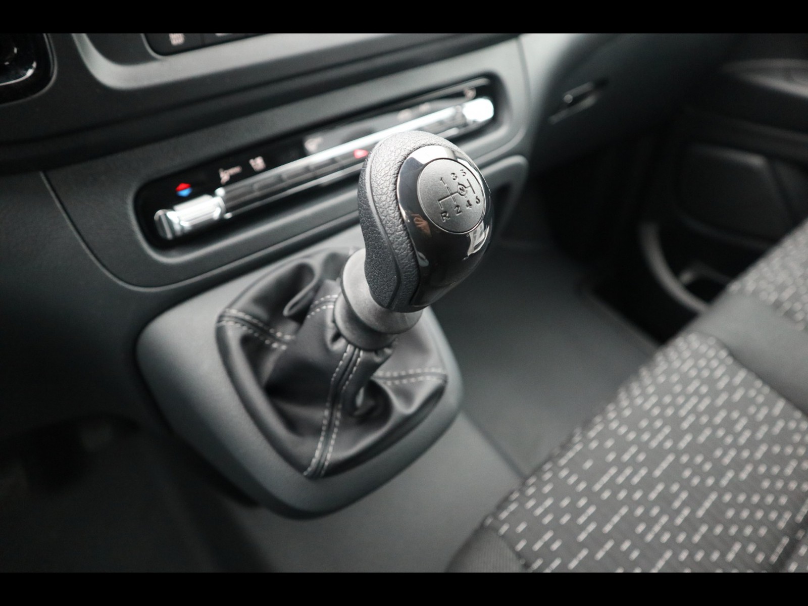 11 - Mercedes Vans Vito Furgone PRO 110 CDI Long