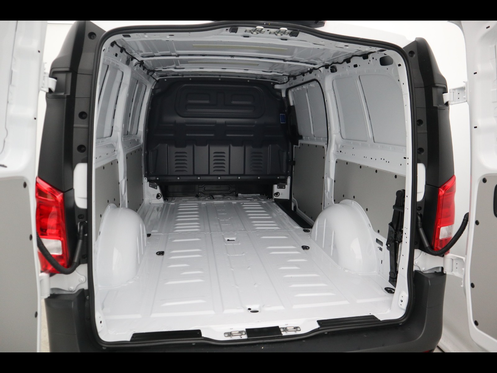 14 - Mercedes Vans Vito Furgone PRO 110 CDI Long