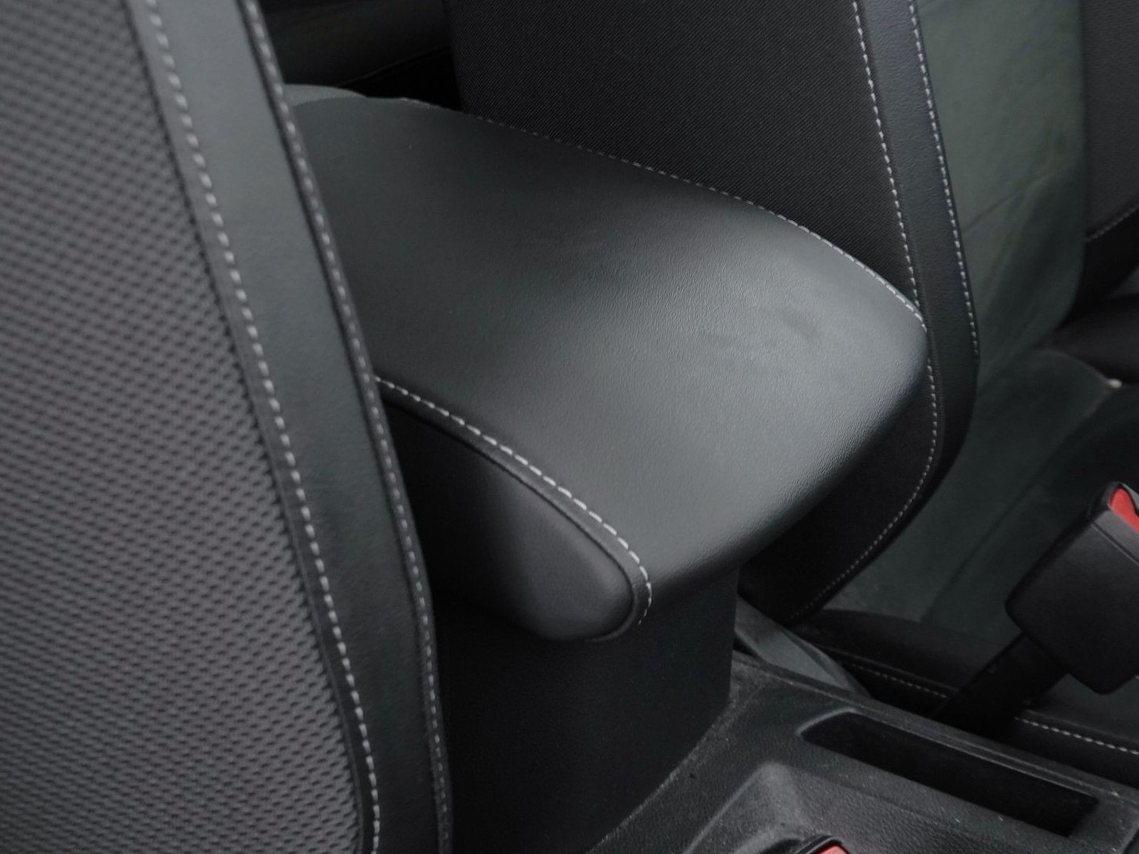 18 - Volkswagen T-Roc 1.0 tsi 110cv style