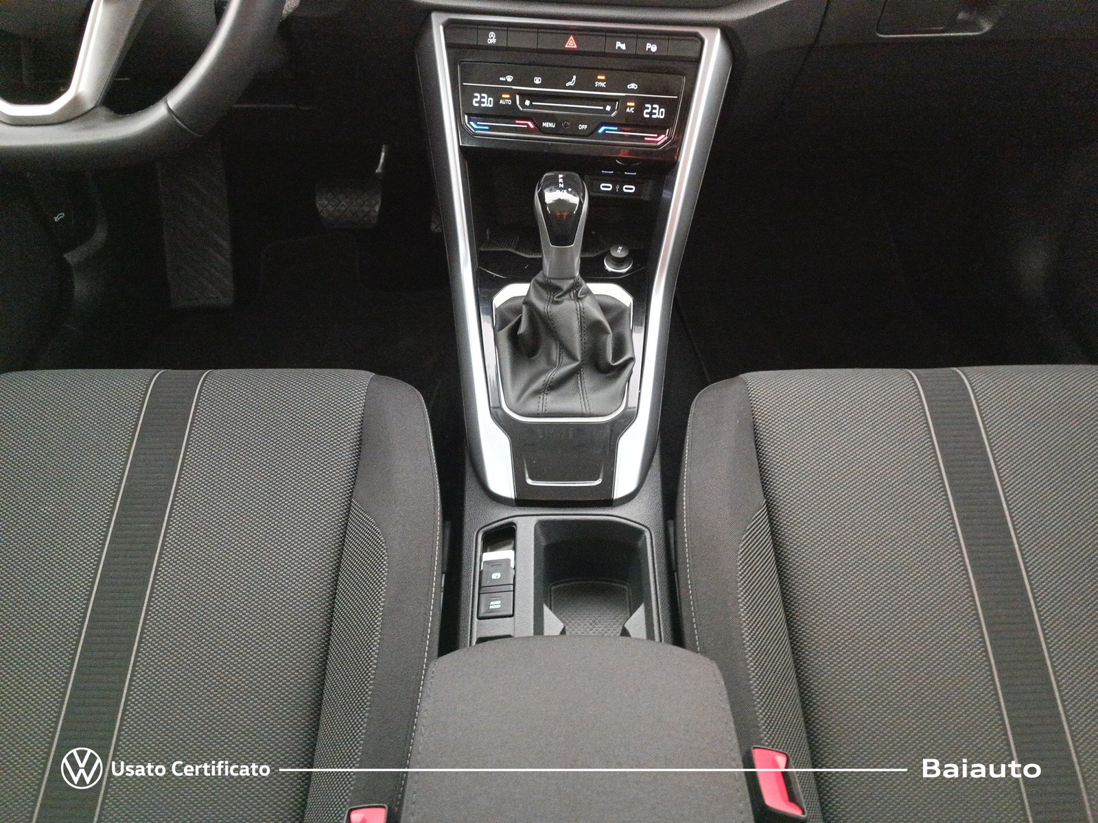 14 - Volkswagen T-Roc 2.0 tdi scr 150cv life dsg