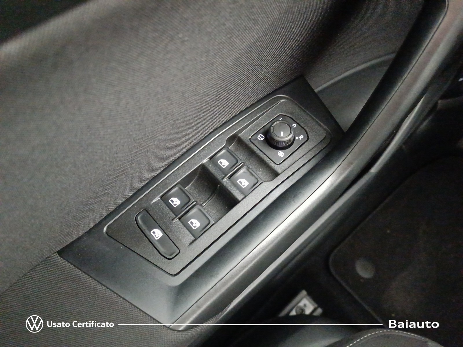 18 - Volkswagen T-Roc 2.0 tdi scr 150cv life dsg