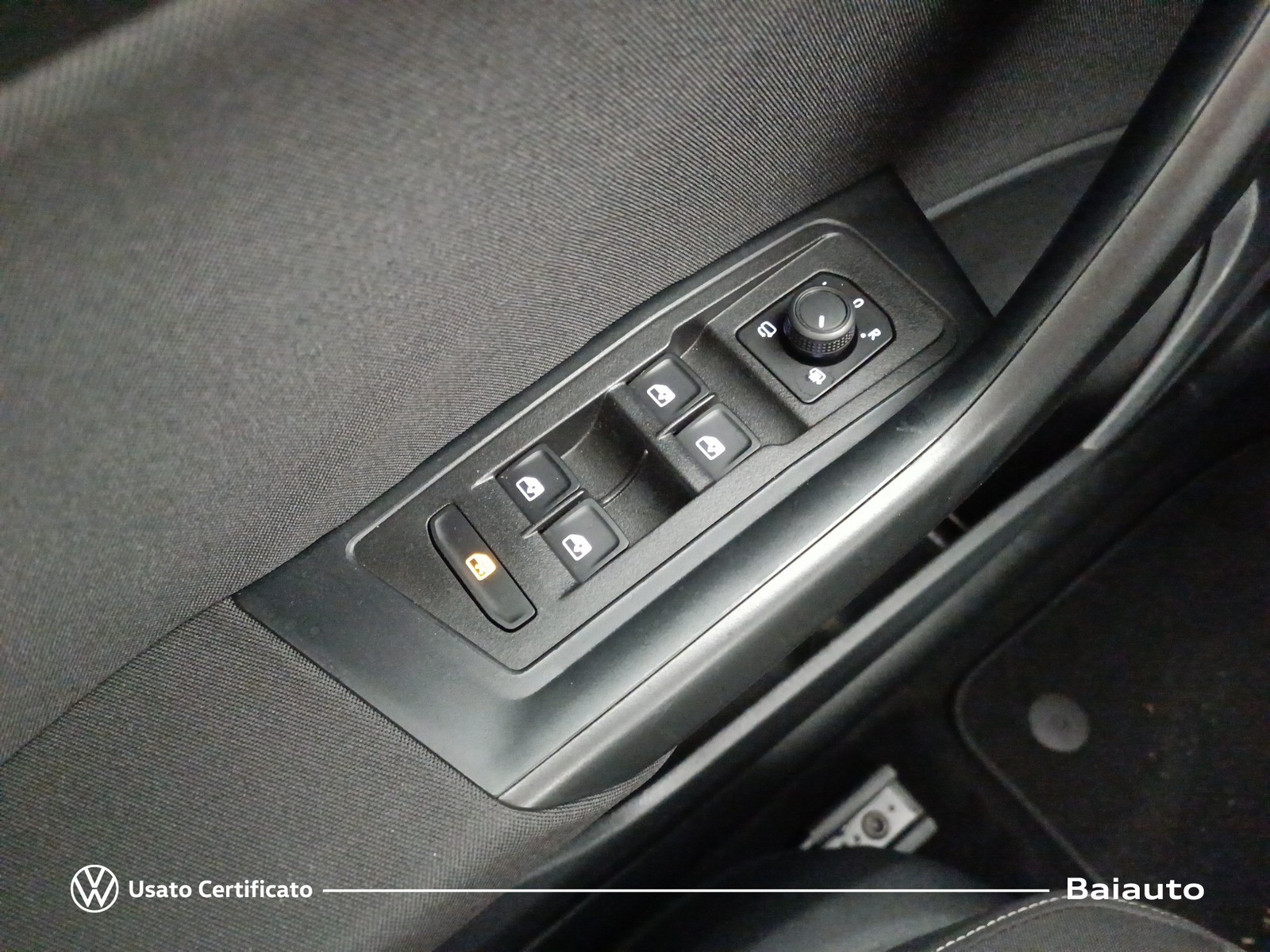 18 - Volkswagen T-Roc 2.0 tdi scr 150cv life dsg