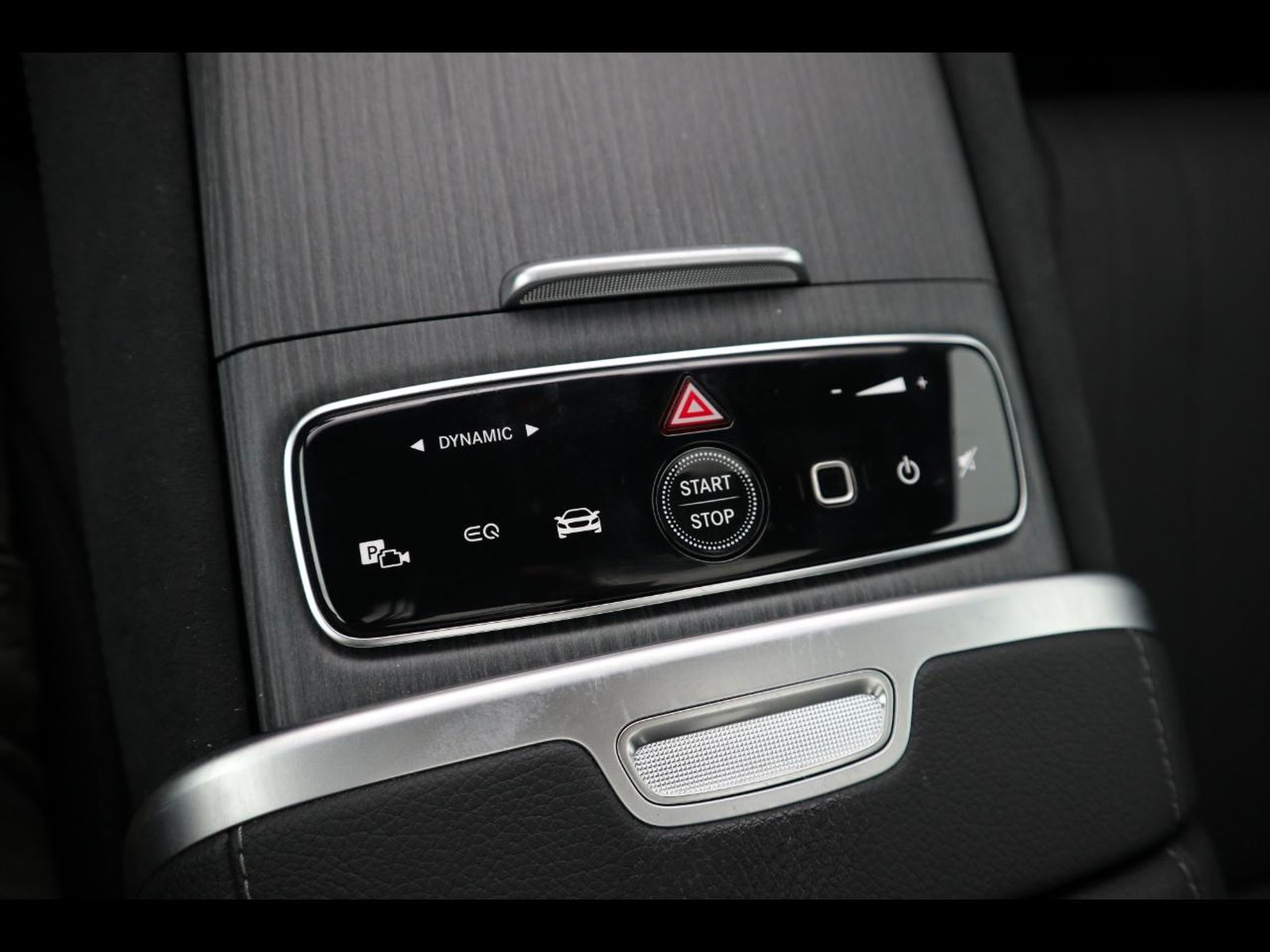 16 - Mercedes EQE suv 350 amg line premium plus 4matic