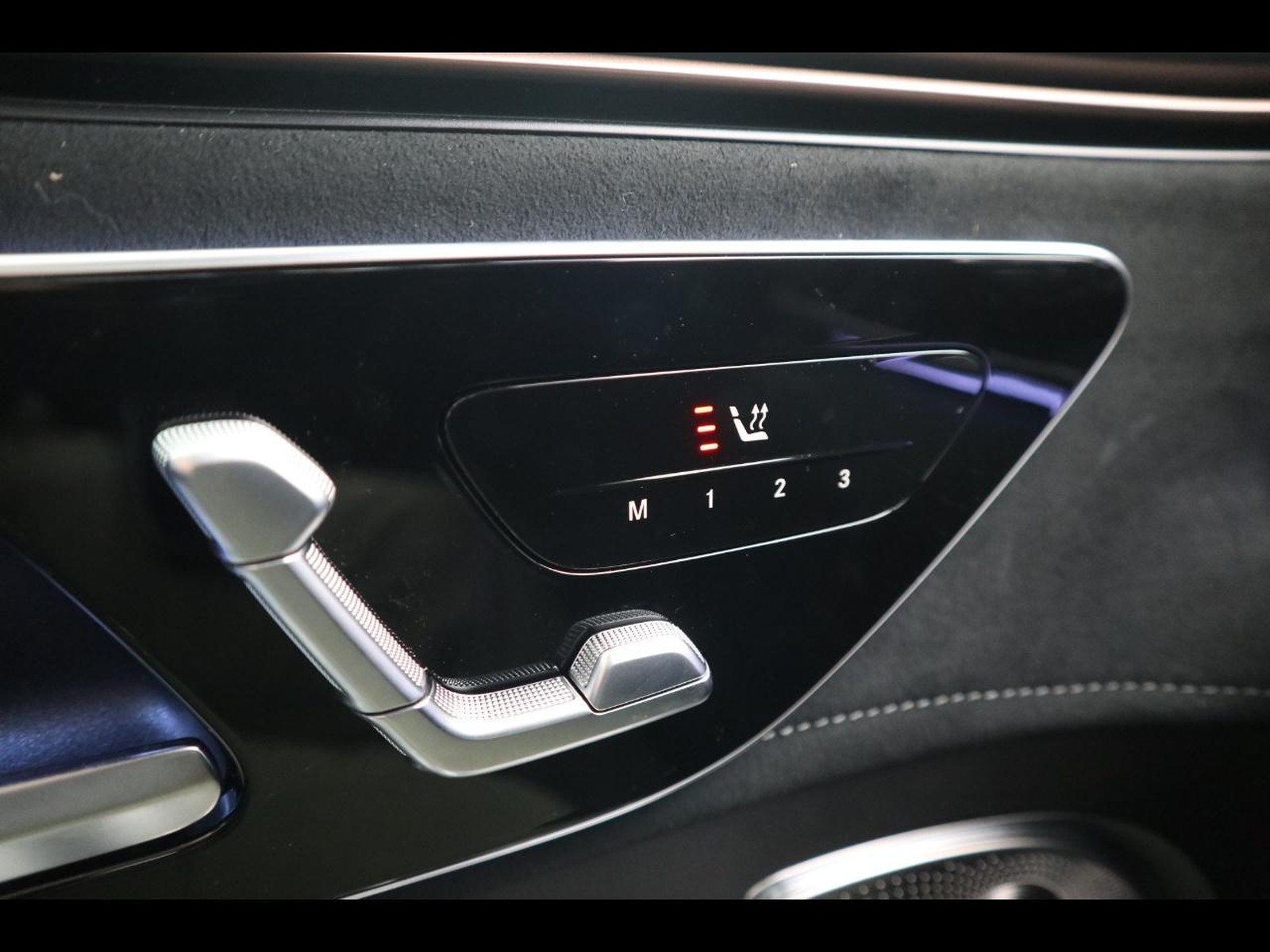 17 - Mercedes EQE suv 350 amg line premium plus 4matic