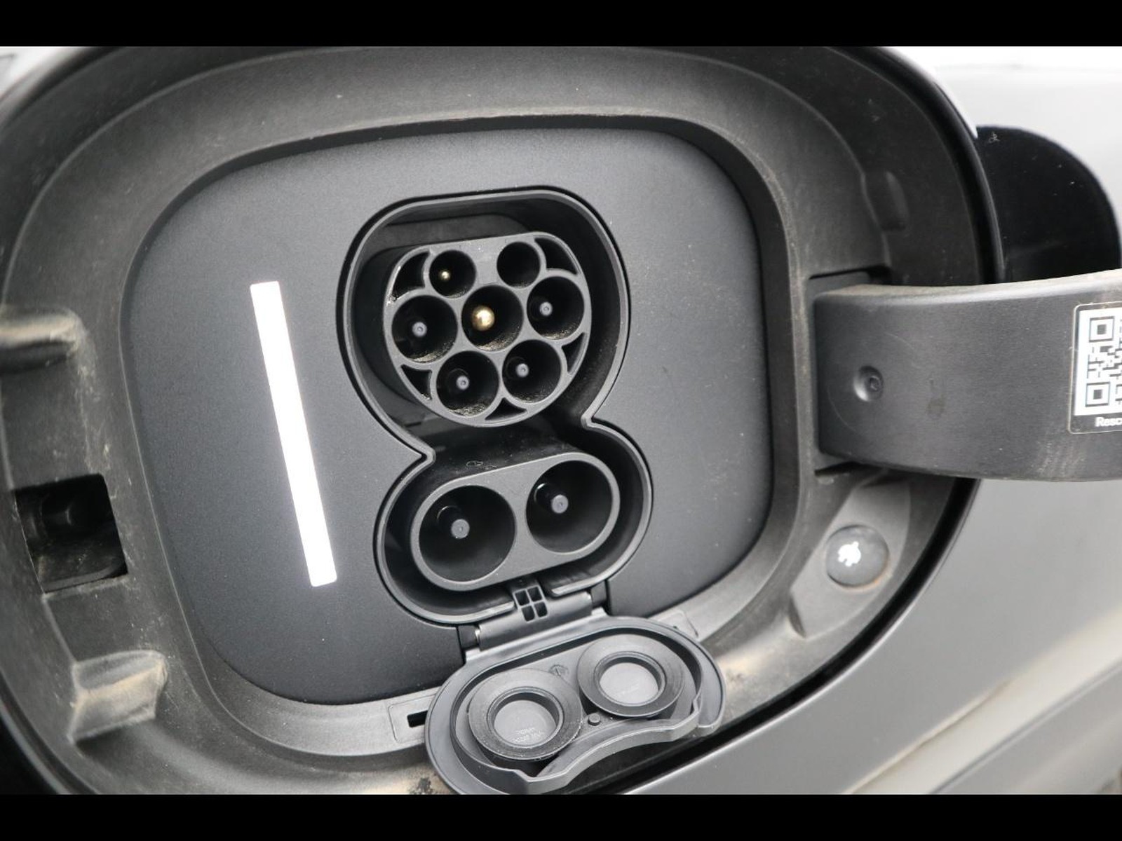 21 - Mercedes EQE suv 350 amg line premium plus 4matic