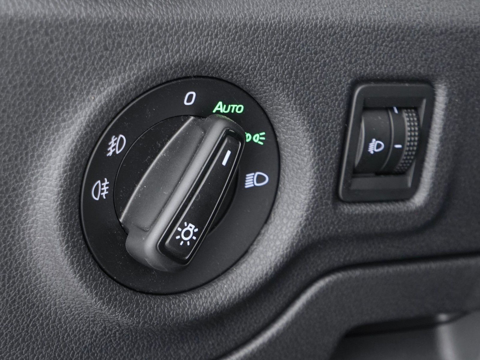 16 - Skoda Fabia 1.0 mpi evo 80cv 130 edition