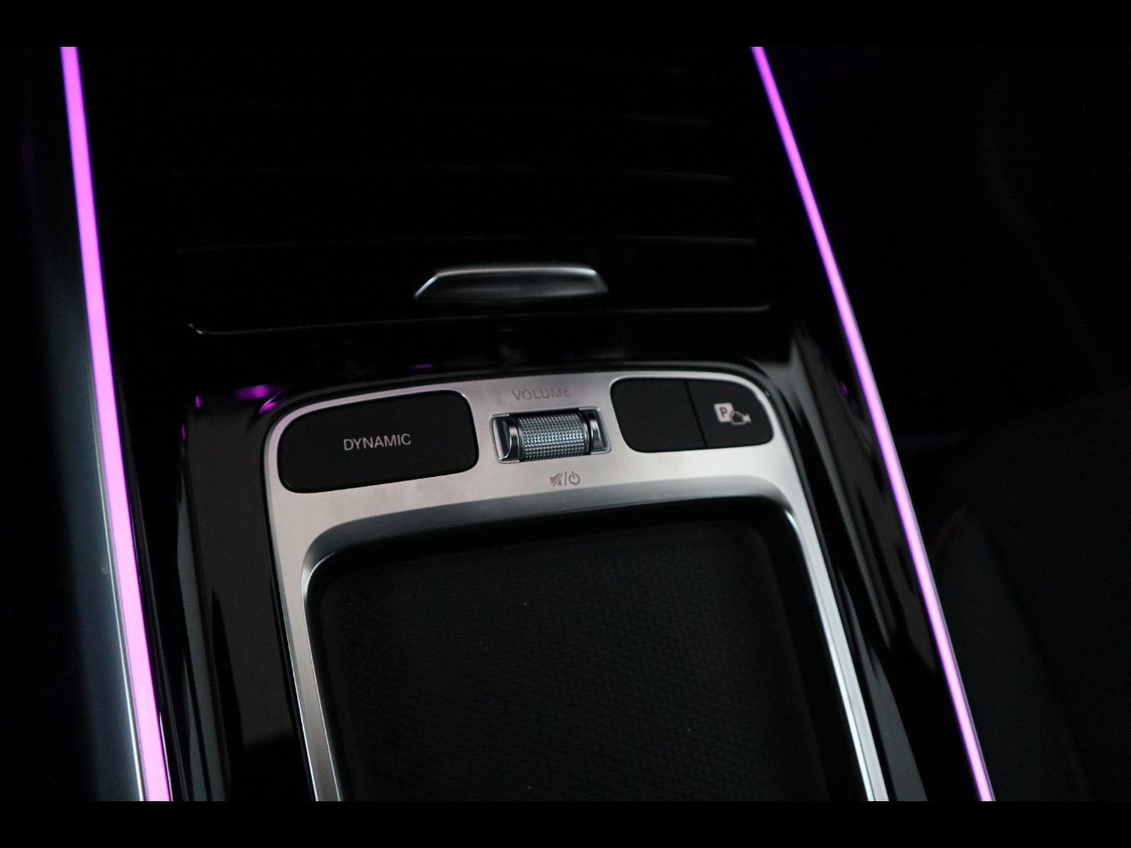 14 - Mercedes GLA 180 amg line advanced plus 7g-dct