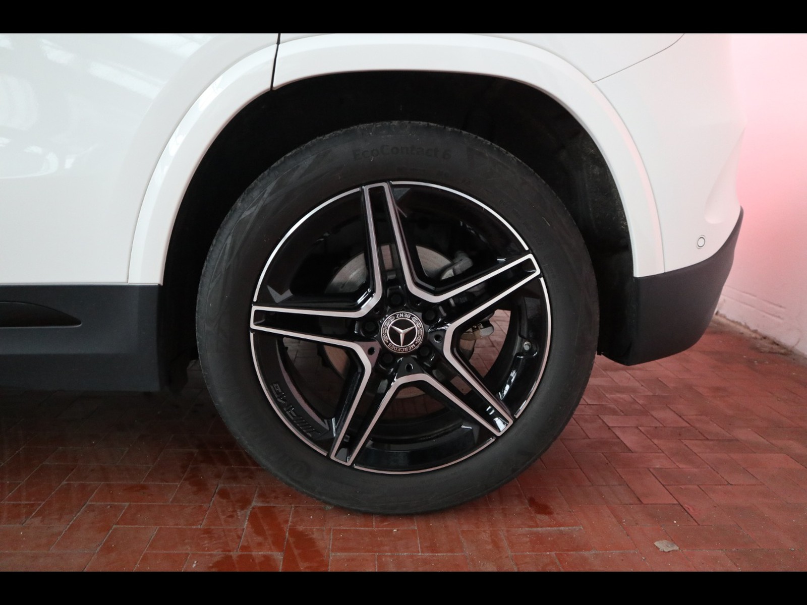 4 - Mercedes GLA 180 amg line advanced plus 7g-dct