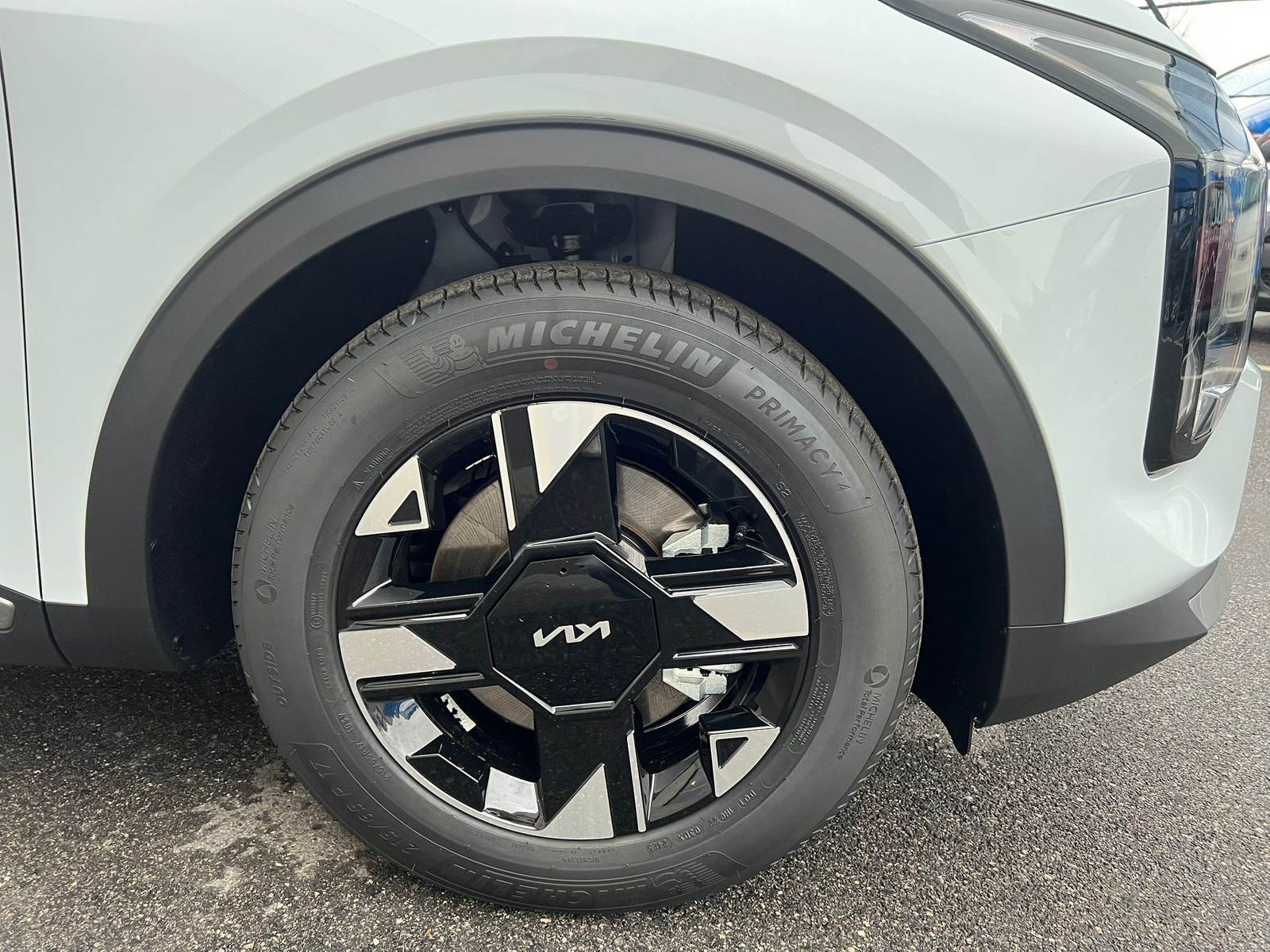 16 - Kia Sportage 1.6 t-gdi hev business 2wd at6