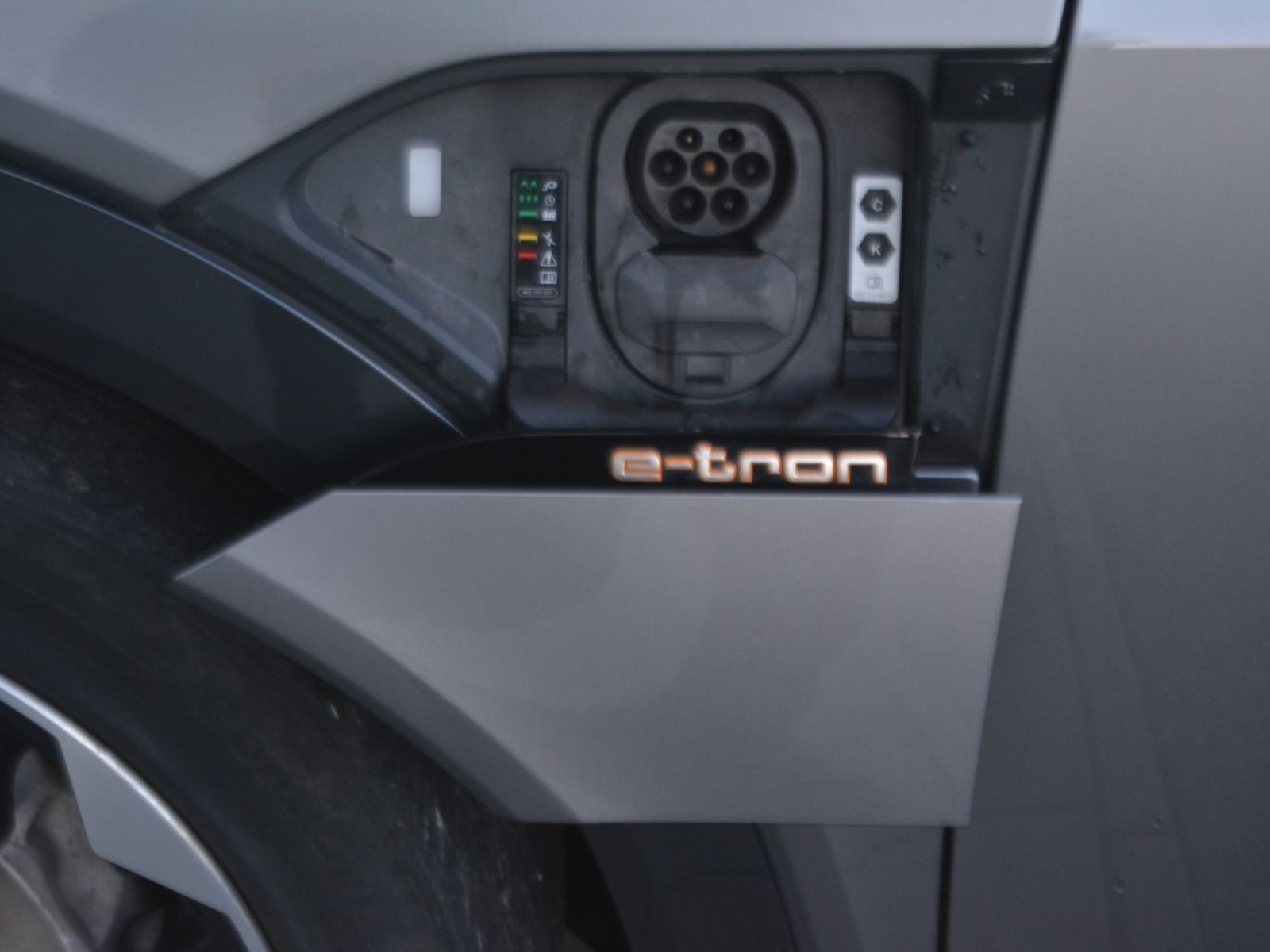 15 - Audi e-tron sportback 55 business fast quattro cvt