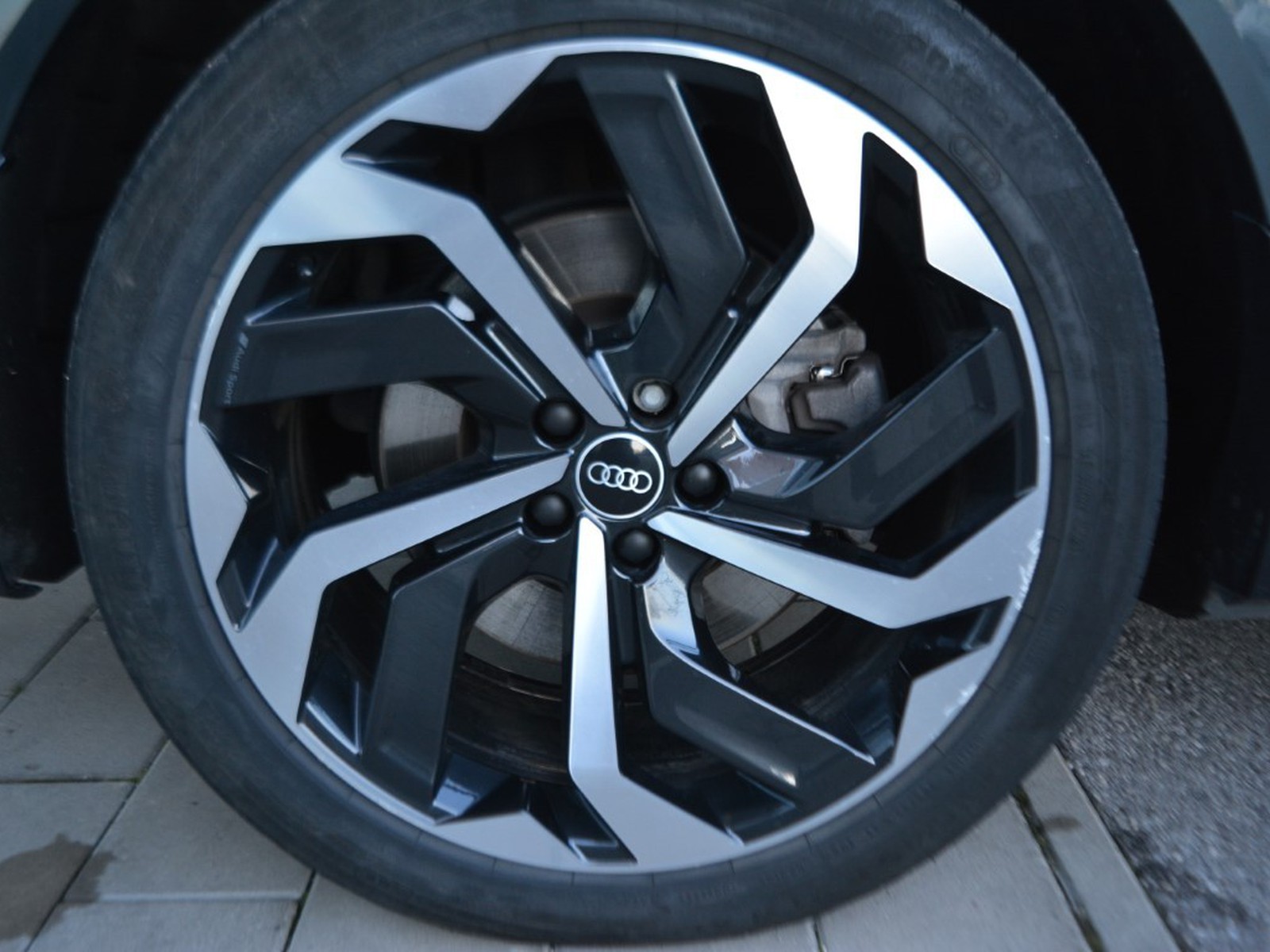 17 - Audi e-tron sportback 55 business fast quattro cvt