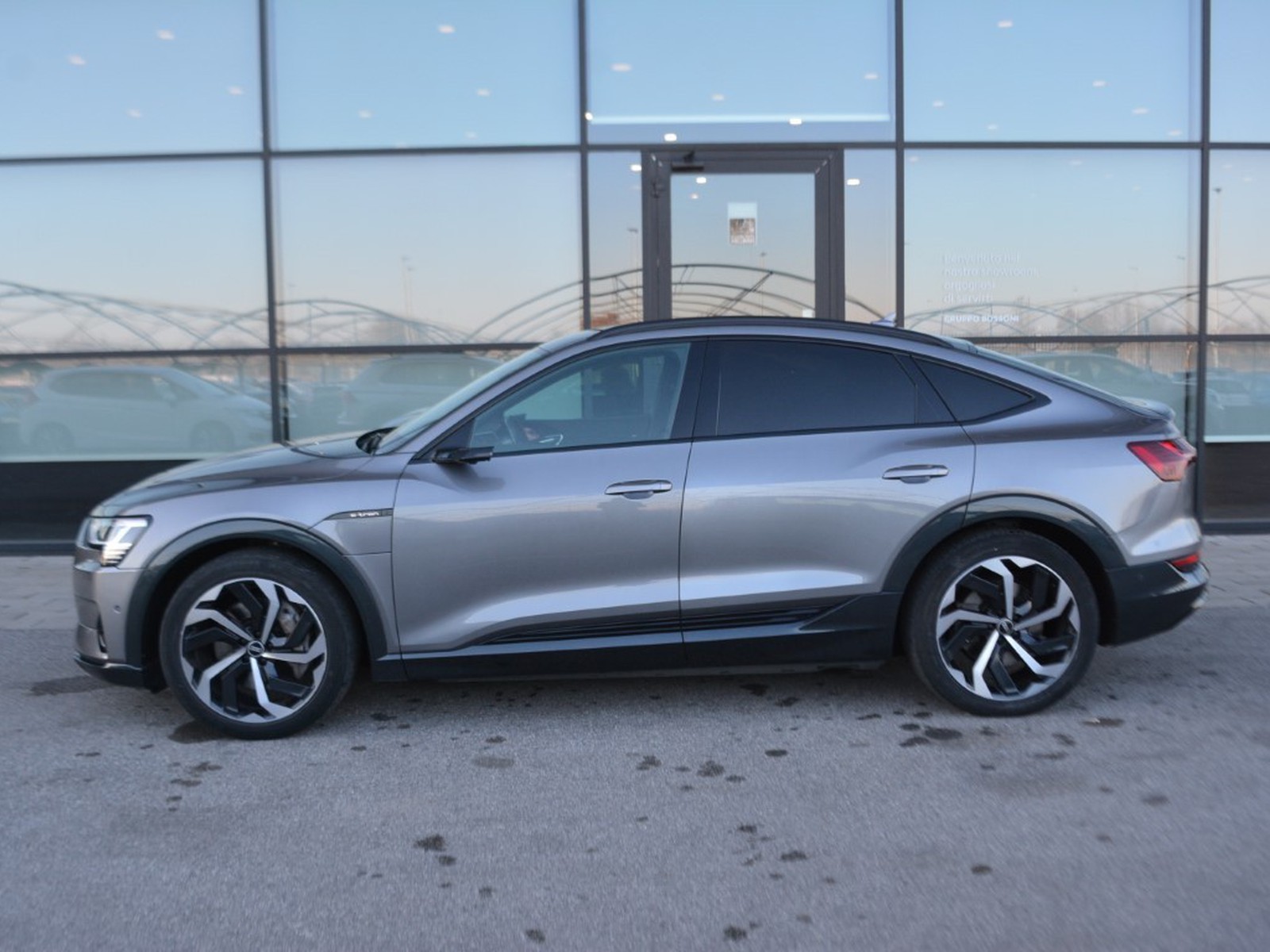 24 - Audi e-tron sportback 55 business fast quattro cvt