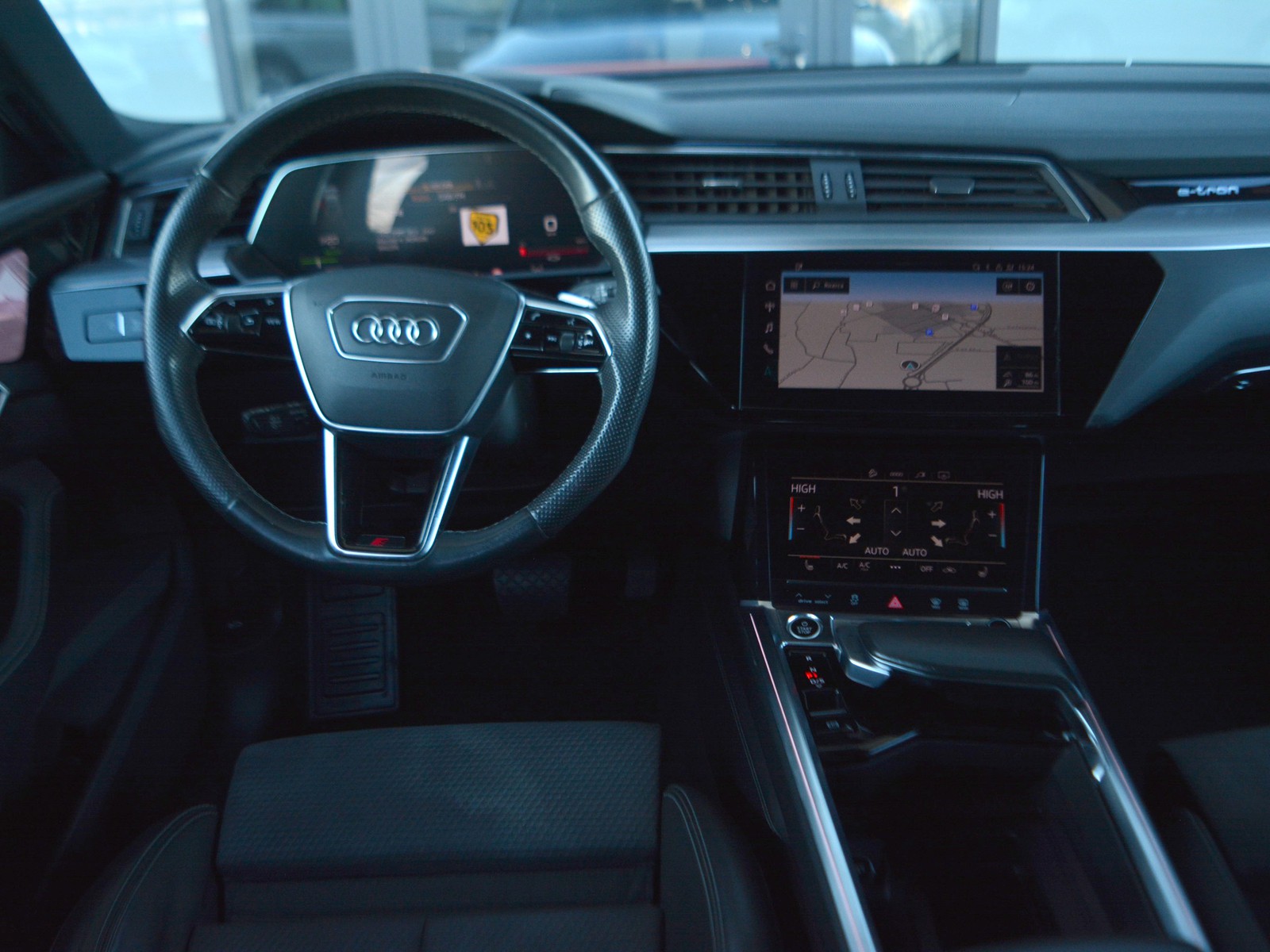 9 - Audi e-tron sportback 55 business fast quattro cvt