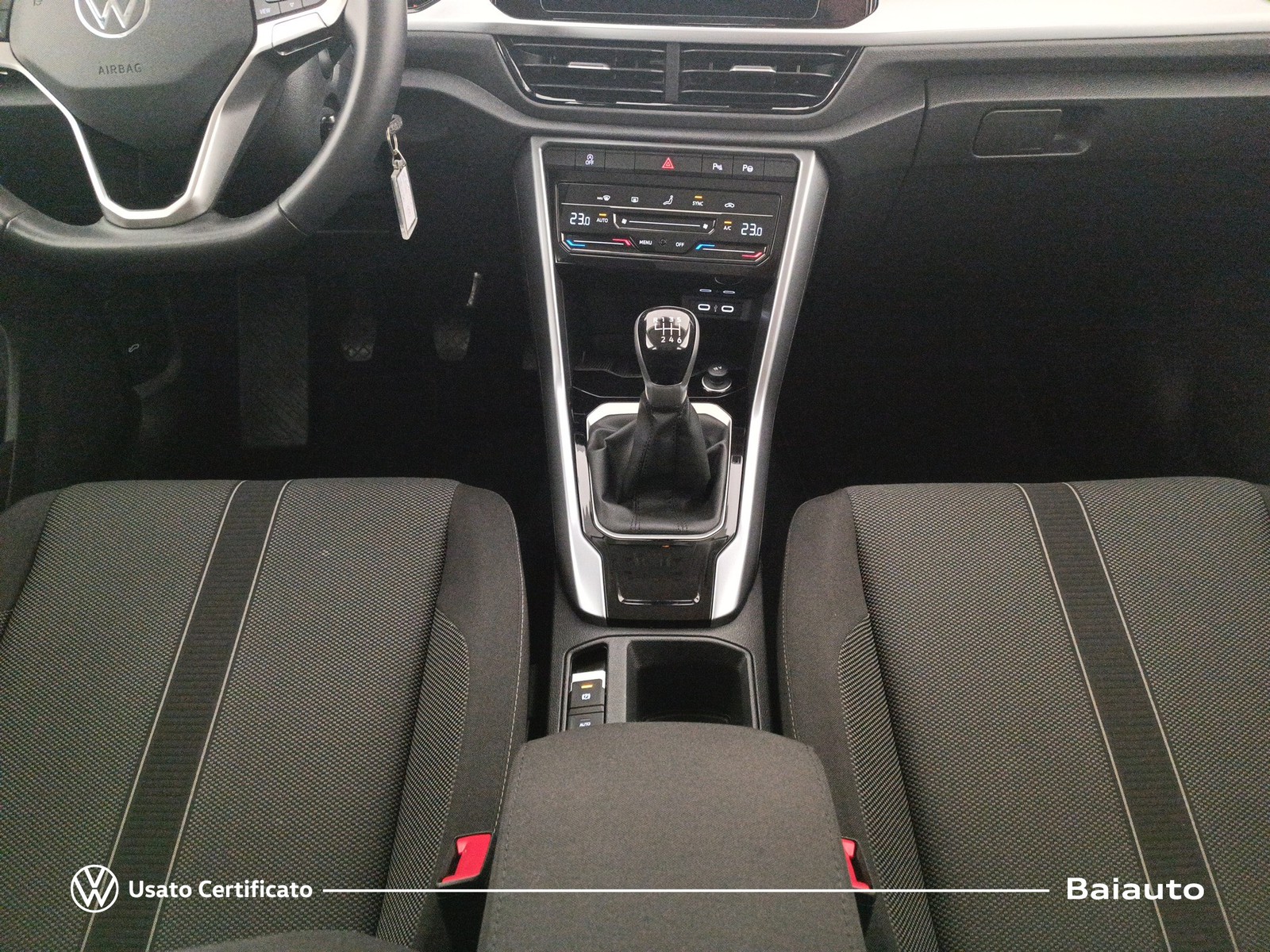 14 - Volkswagen T-Roc 2.0 tdi scr 115cv life