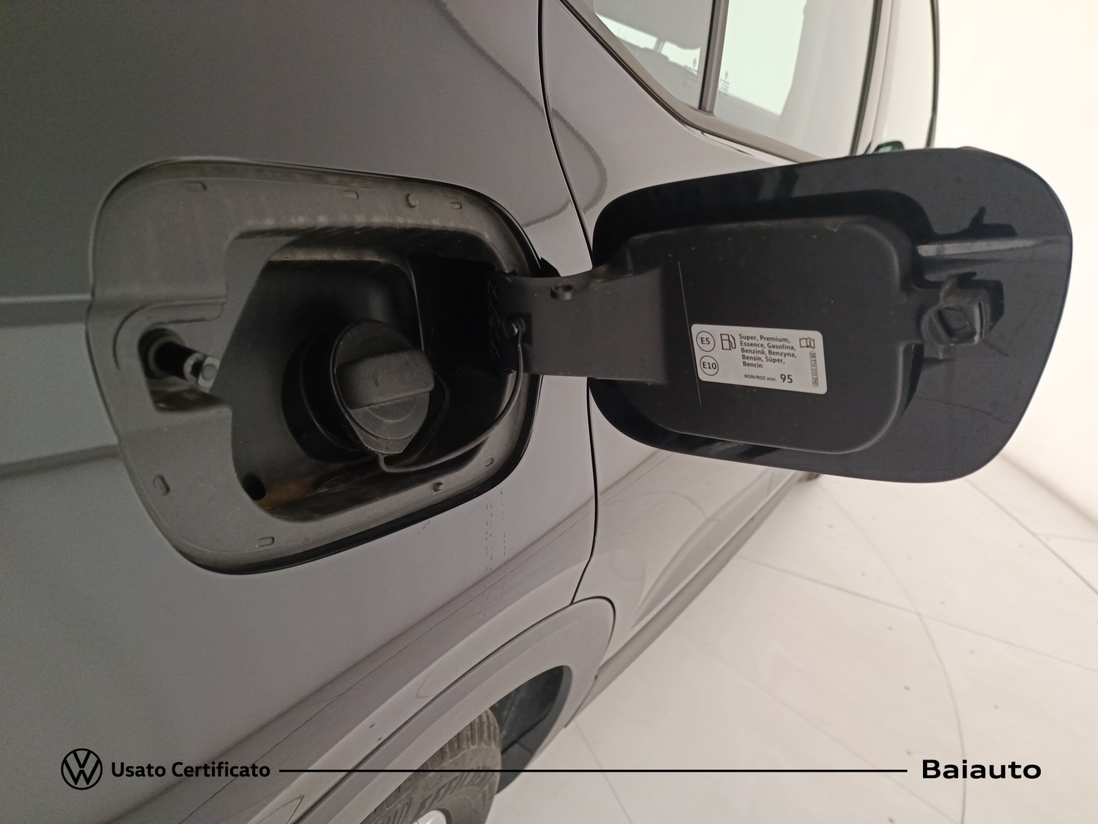 32 - Volkswagen T-Cross 1.0 tsi 95cv life