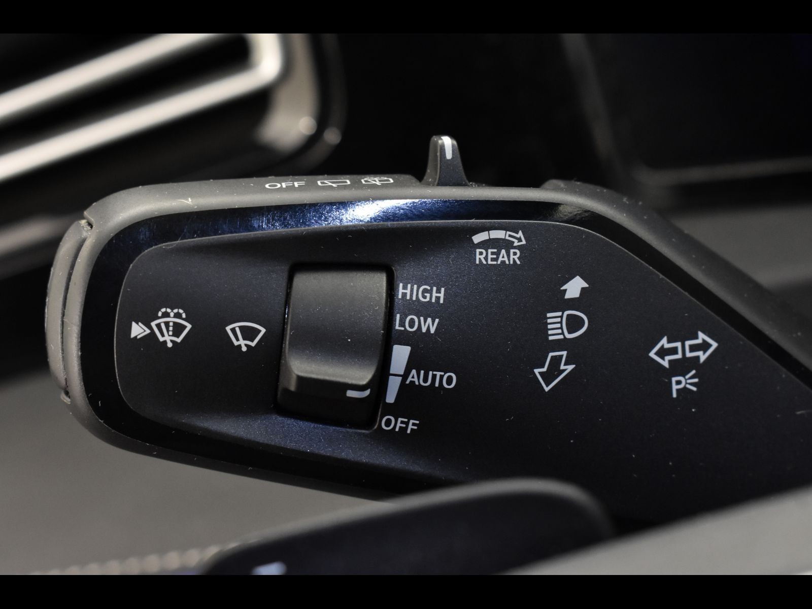 18 - Volkswagen Tiguan 2.0 tdi scr 150cv r-line dsg