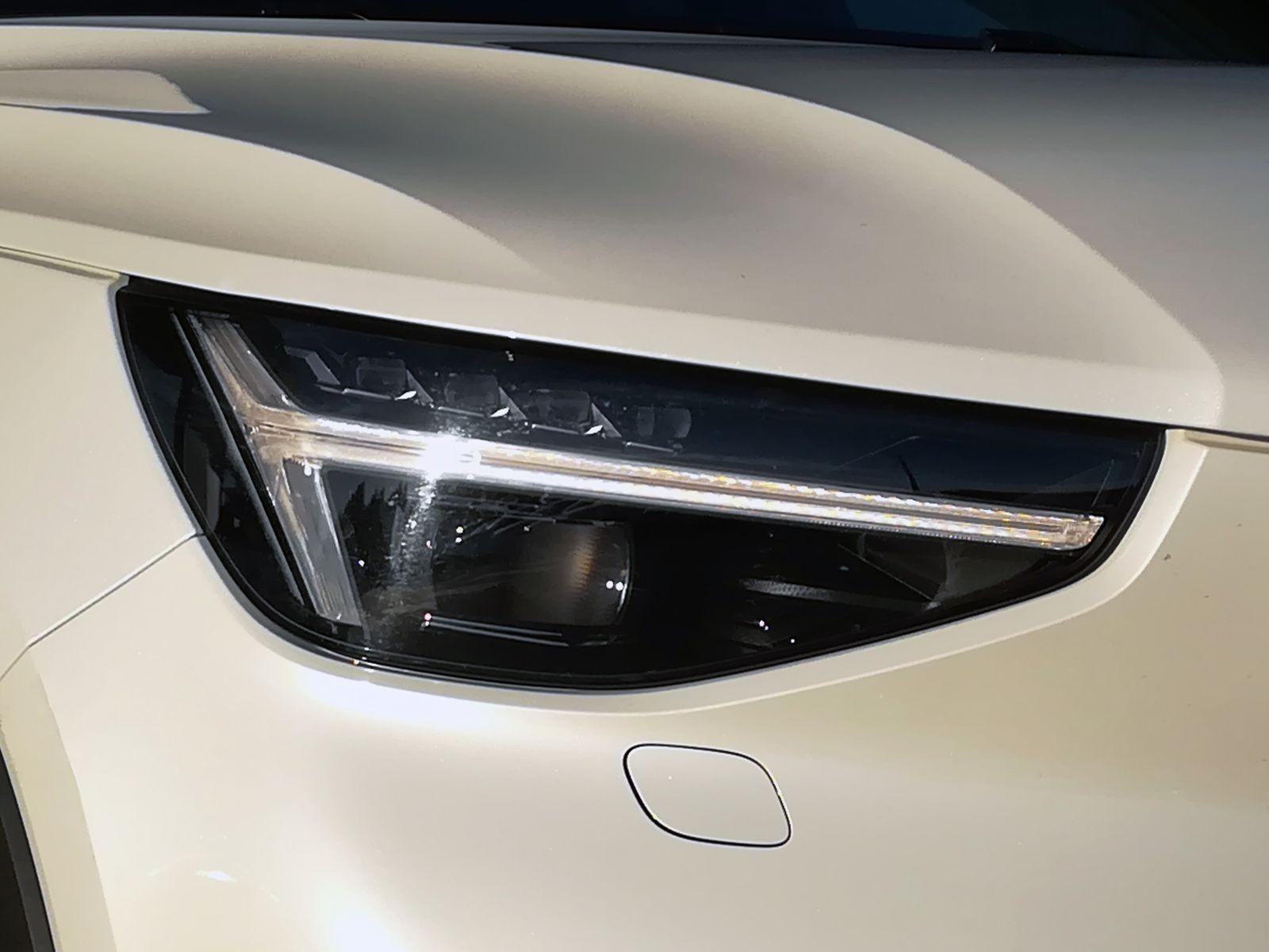 14 - Volvo XC40 2.0 b3 core automatico