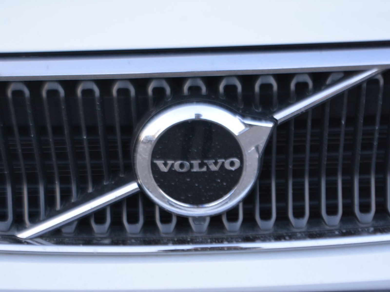 20 - Volvo XC40 2.0 b3 core automatico