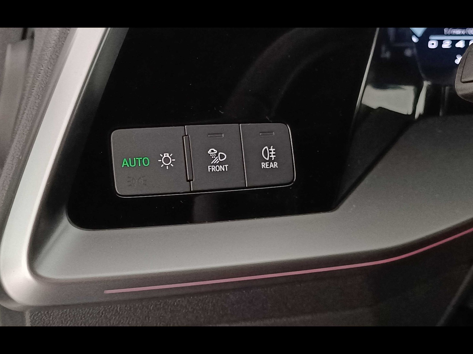 12 - Audi A3 sportback 45 1.4 tfsi e s line edition s tronic