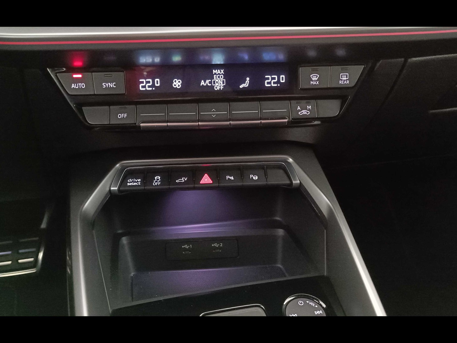 23 - Audi A3 sportback 45 1.4 tfsi e s line edition s tronic