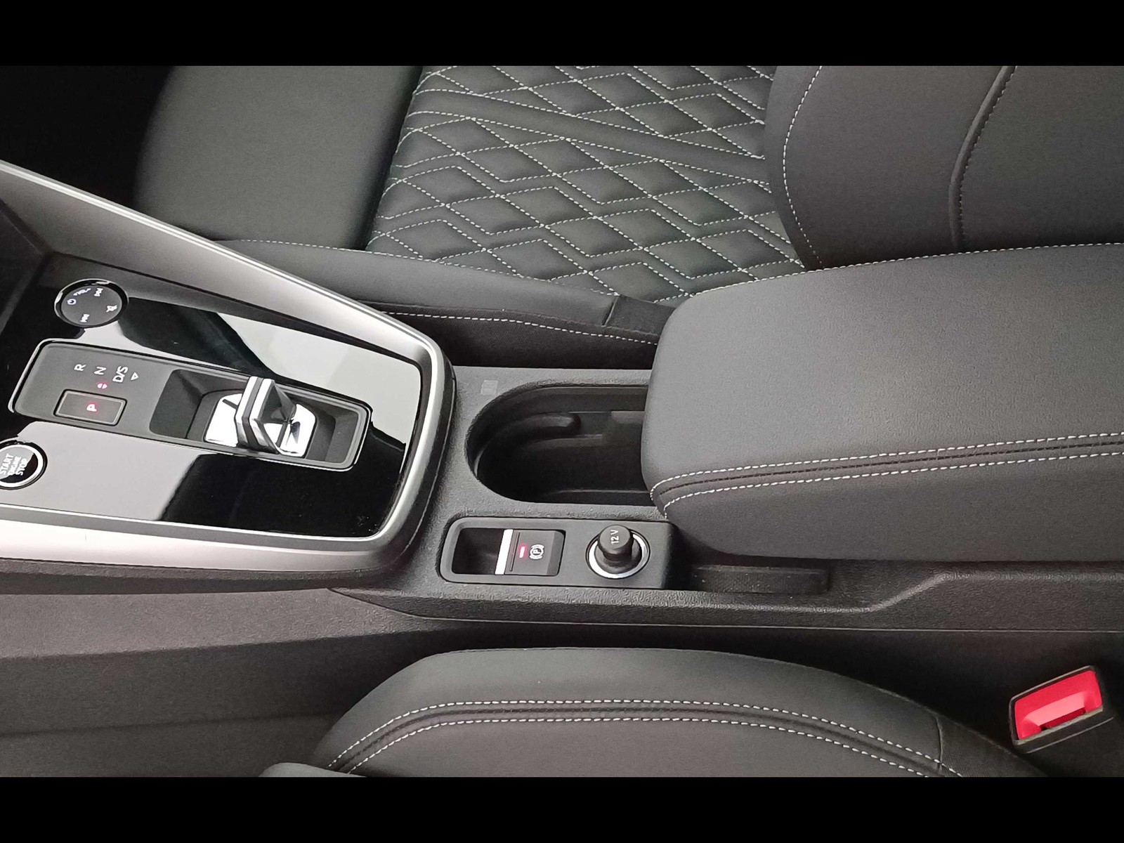 29 - Audi A3 sportback 45 1.4 tfsi e s line edition s tronic