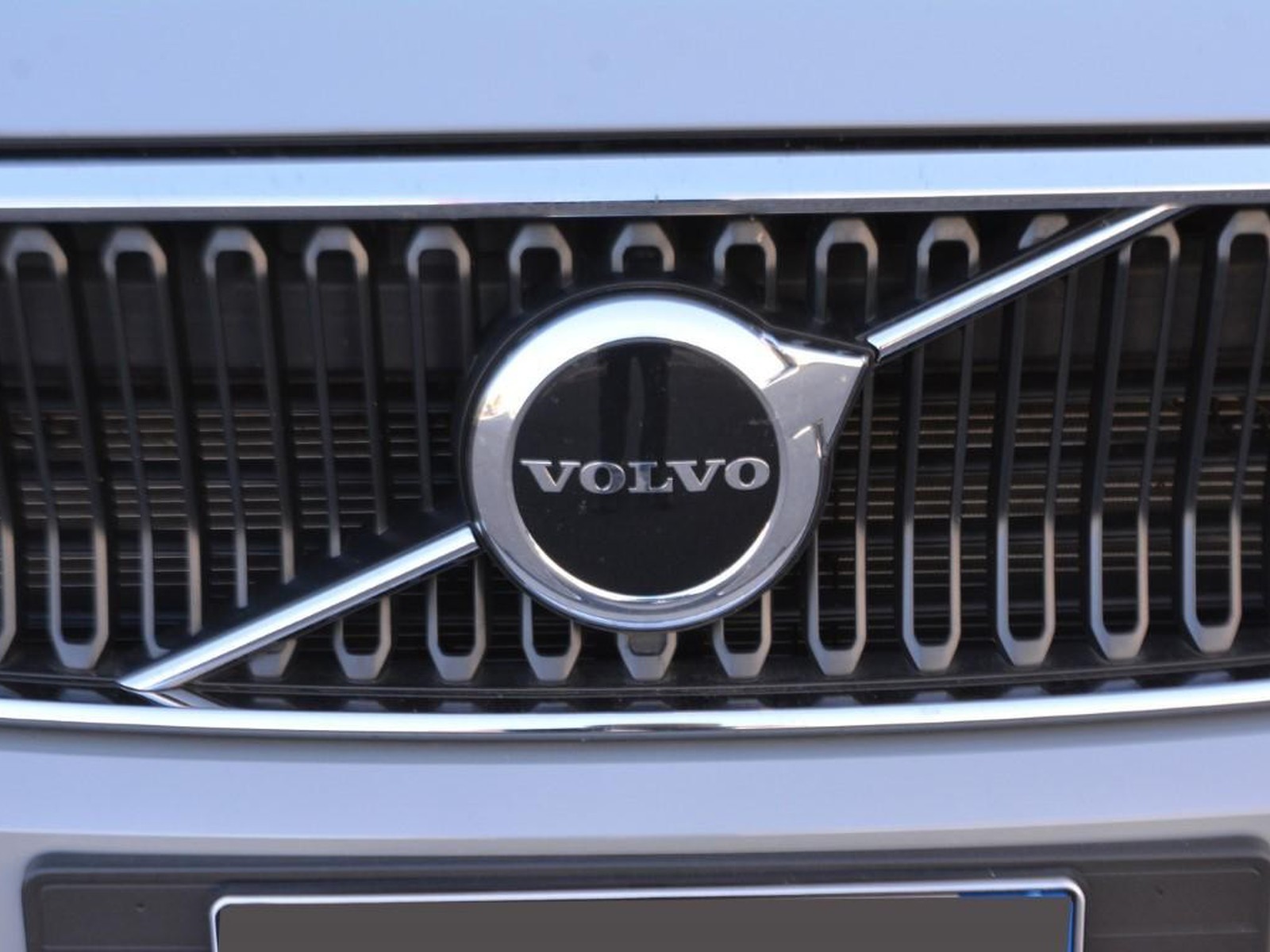 20 - Volvo XC40 2.0 b3 core automatico