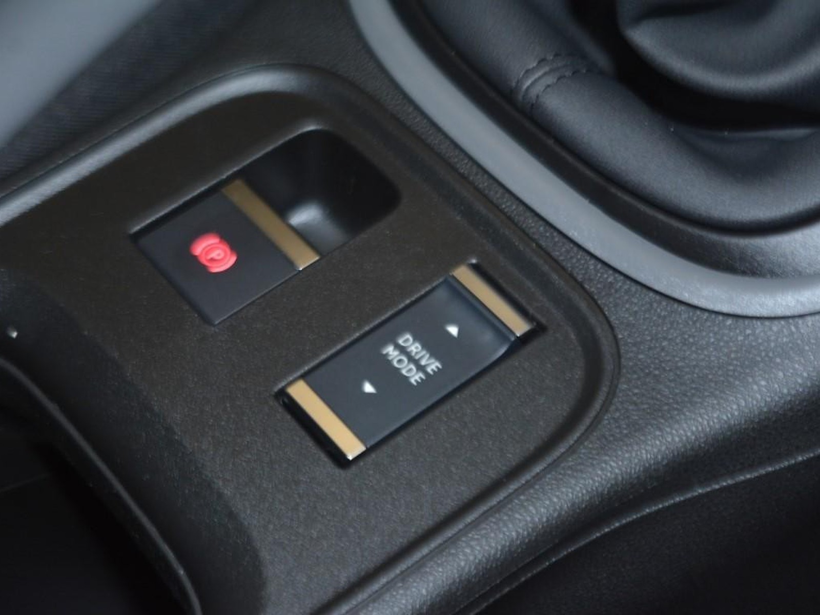 18 - Jeep Avenger 1.2 turbo 100cv longitude fwd