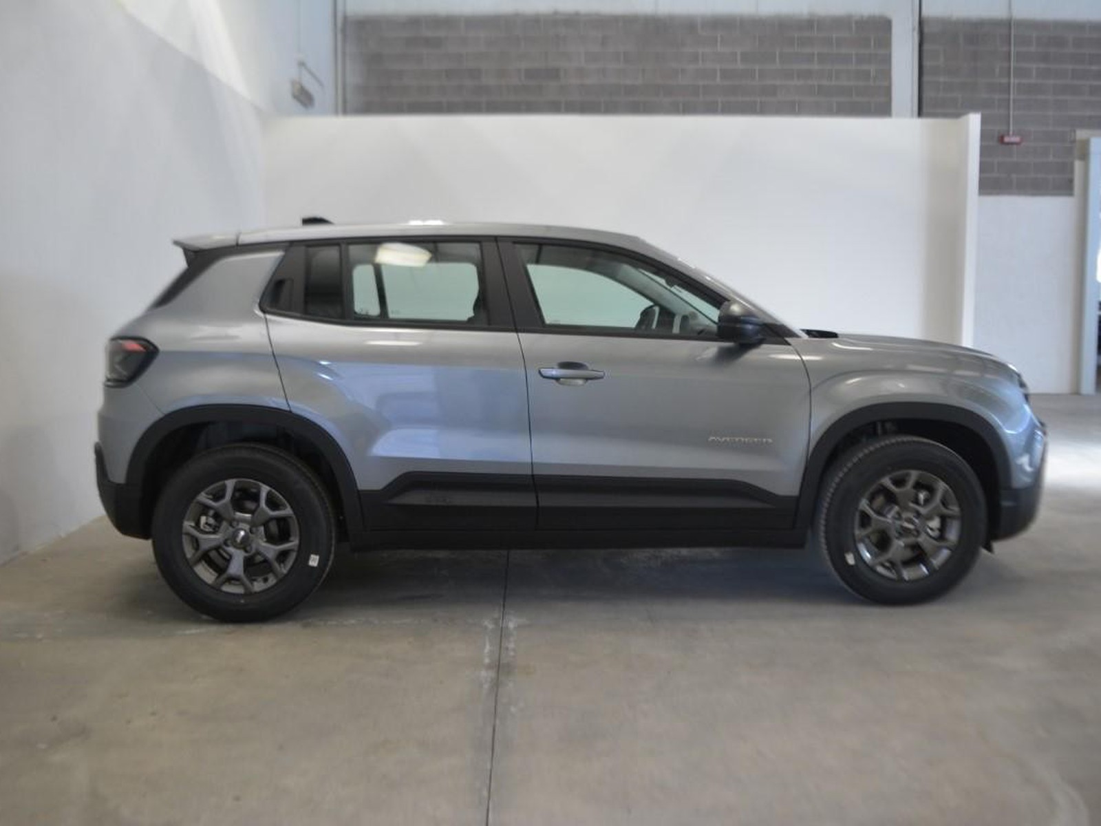 23 - Jeep Avenger 1.2 turbo 100cv longitude fwd