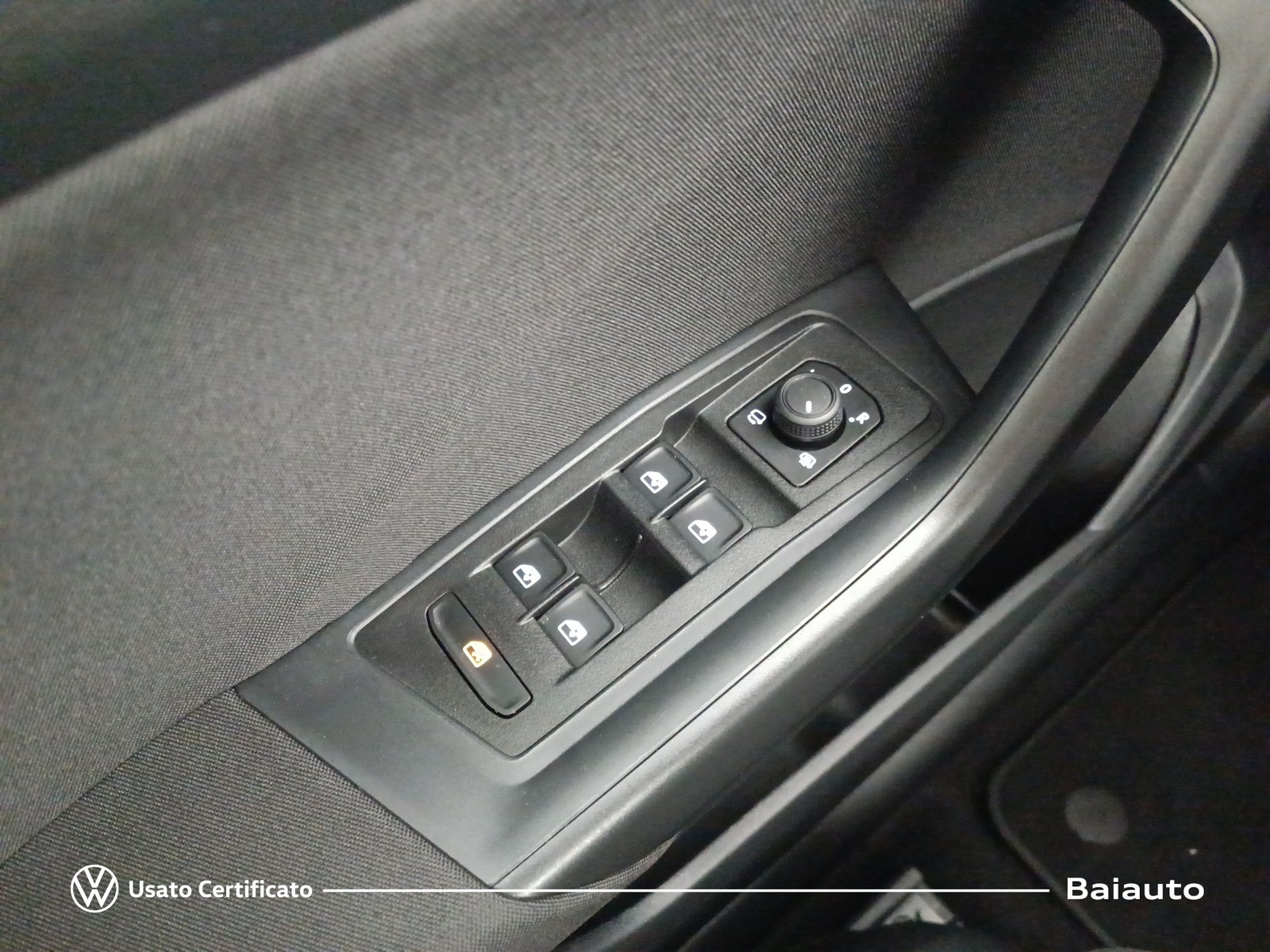 18 - Volkswagen T-Roc 2.0 tdi scr 115cv life