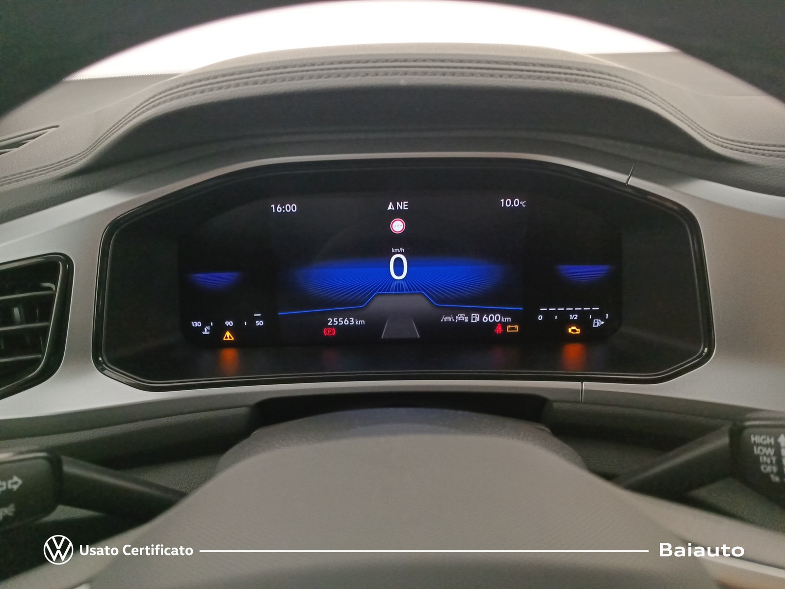 9 - Volkswagen T-Roc 2.0 tdi scr 115cv life