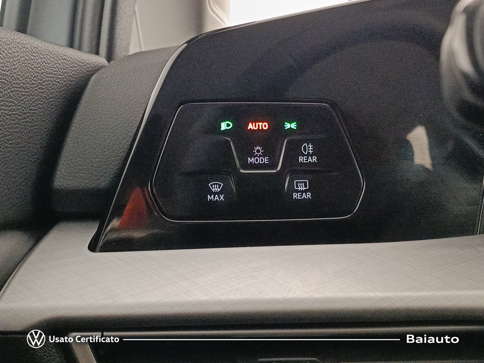 17 - Volkswagen Golf 2.0 tdi scr 115cv life