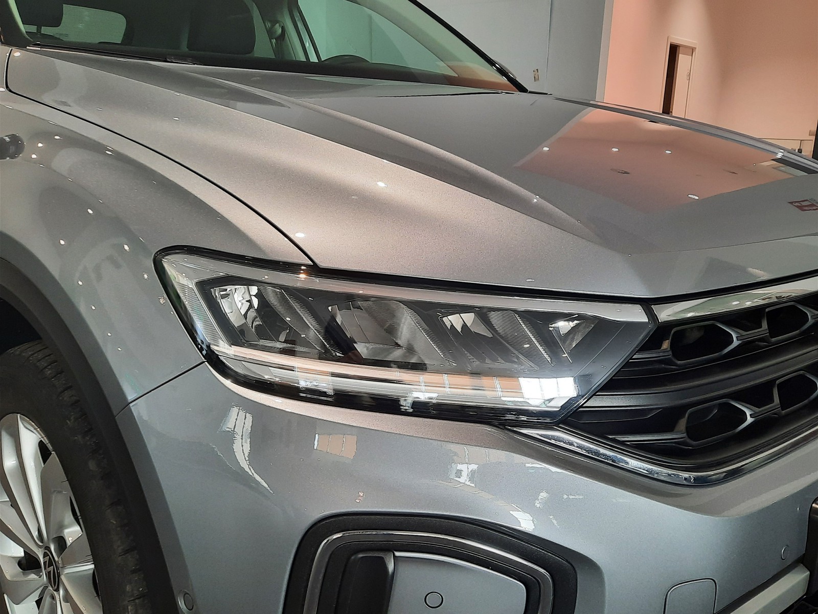 23 - Volkswagen T-Roc 1.0 tsi 110cv life