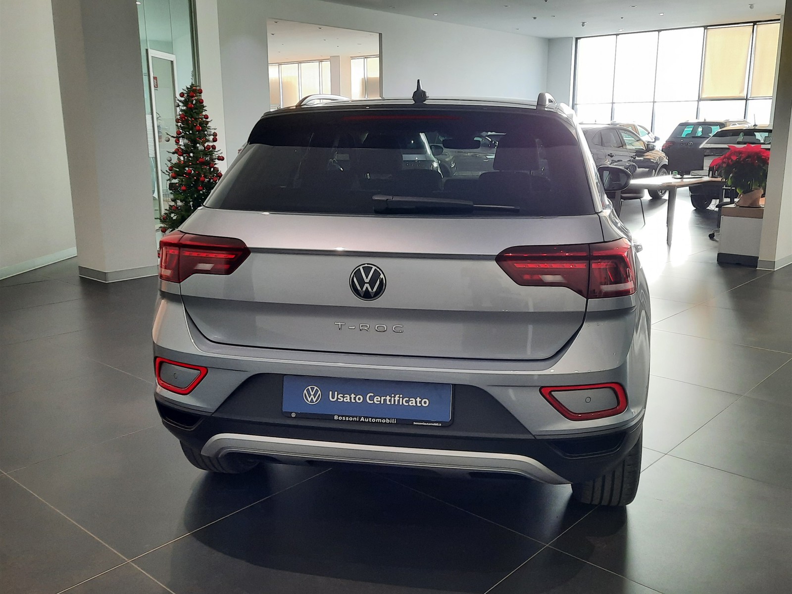 5 - Volkswagen T-Roc 1.0 tsi 110cv life